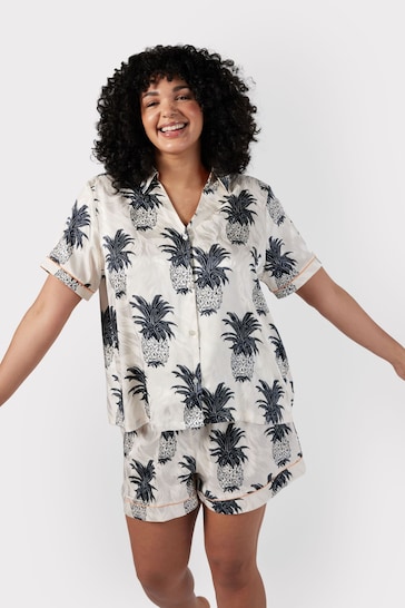 Chelsea Peers Cream Curve Satin Jacquard Pineapple Short Pyjama Set