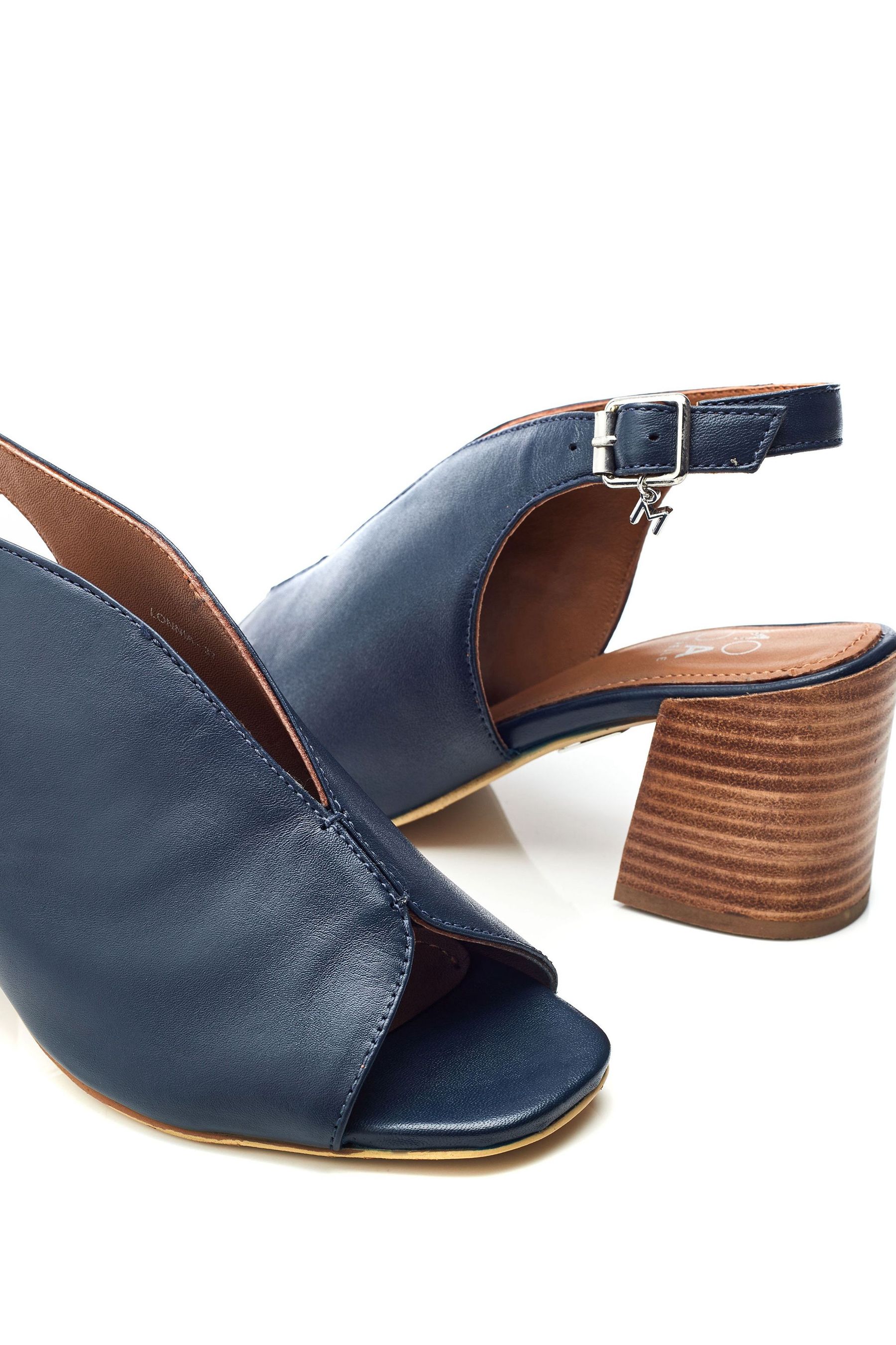 Moda in pelle sandals top