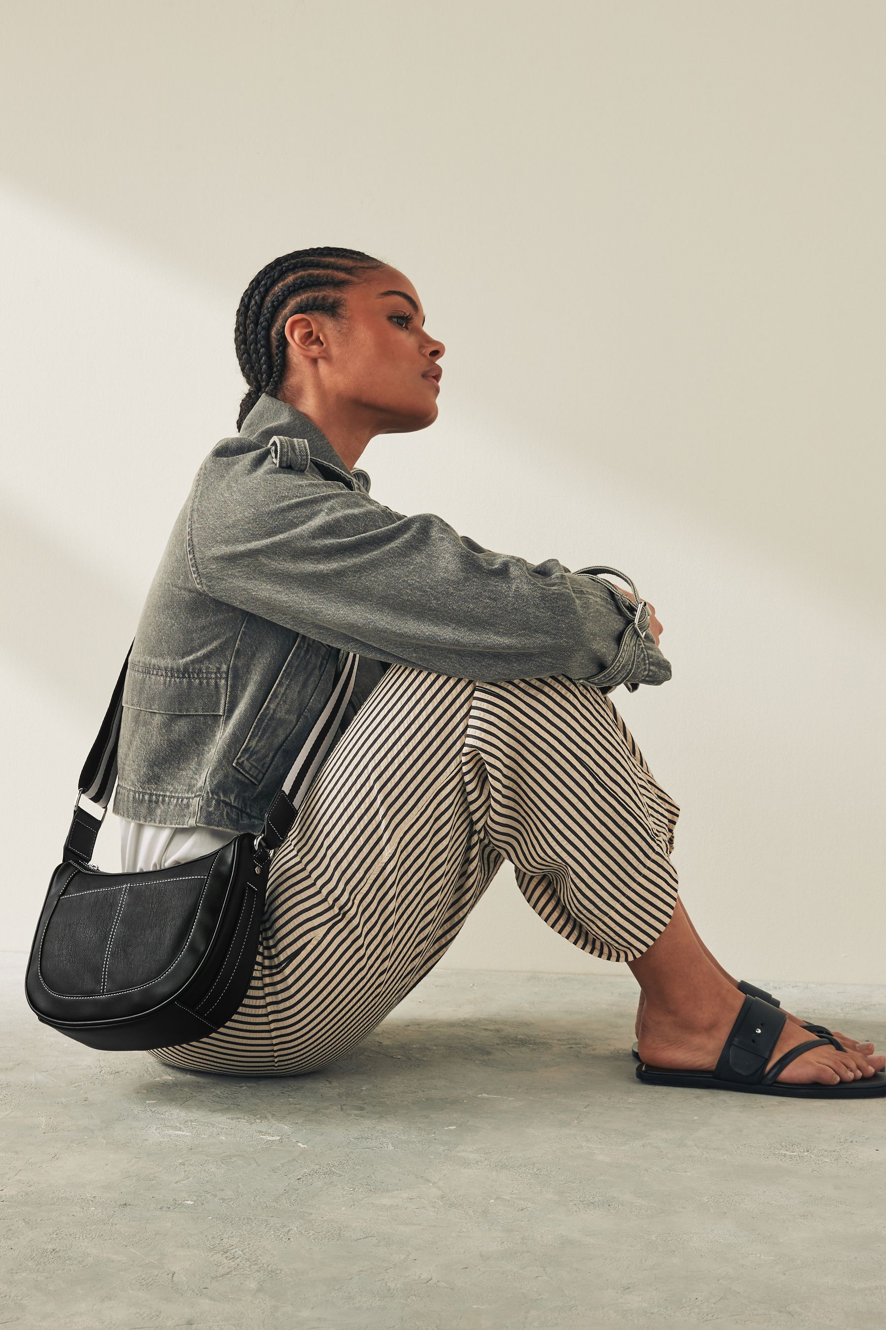 Black cross body saddle bag outlet