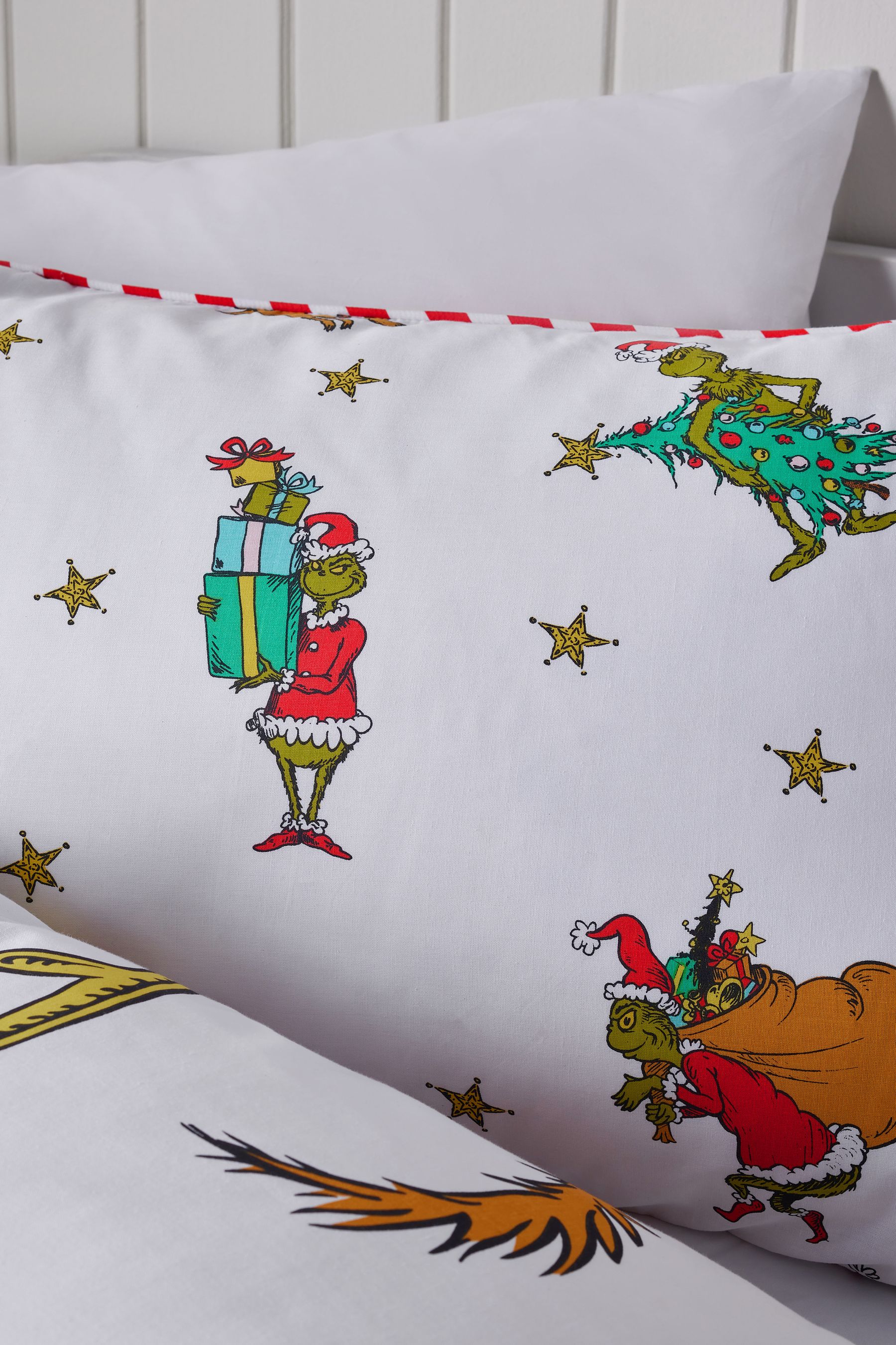 Pottery barn grinch sheets deals