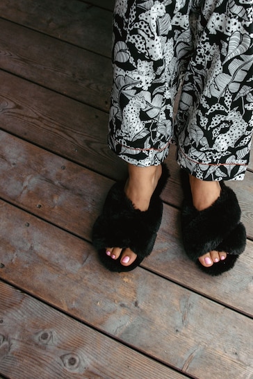 Chelsea Peers Black Regular Fit Fluffy Cross Strap Slider Slippers