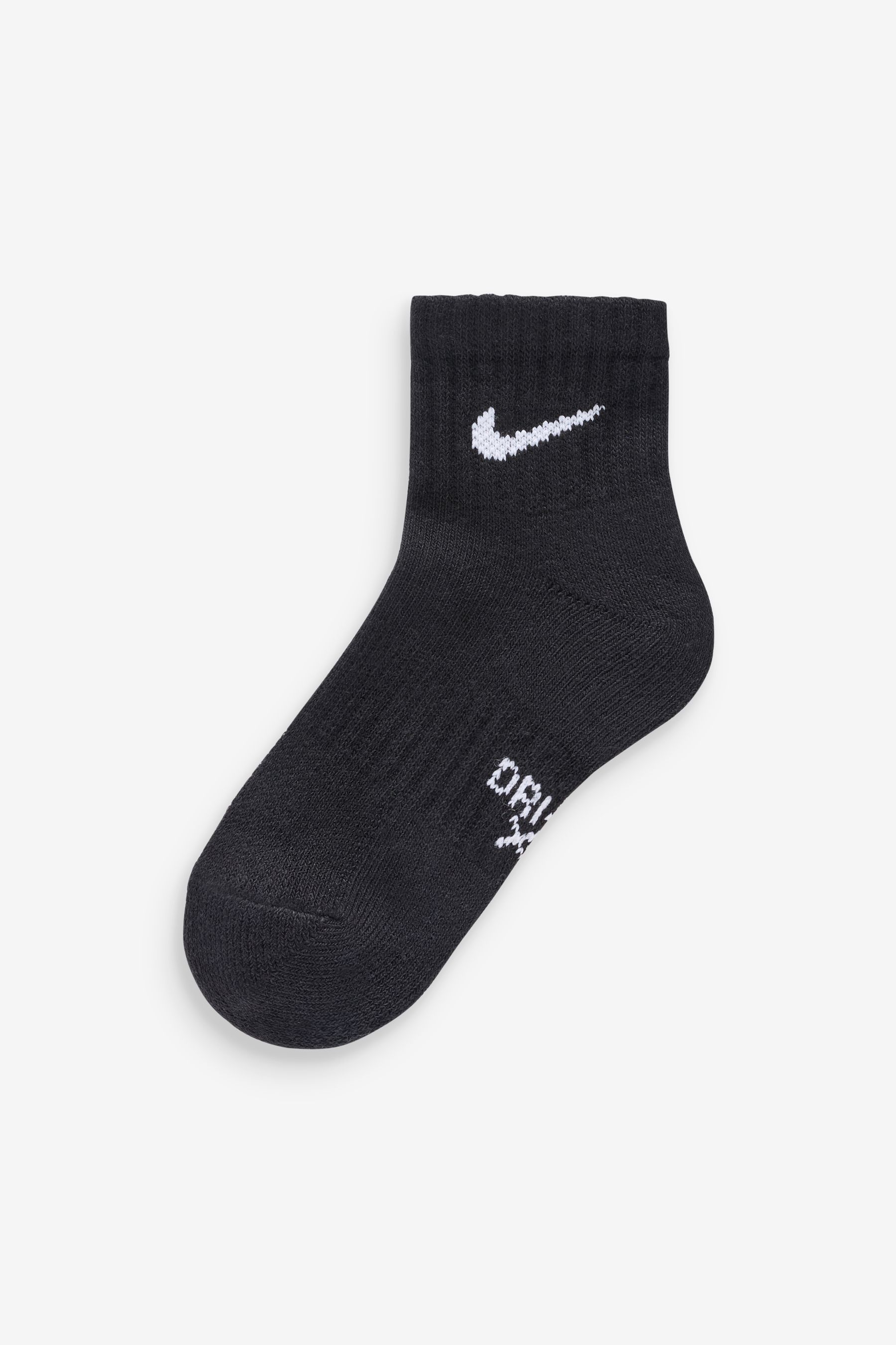 Black dri fit socks 2025