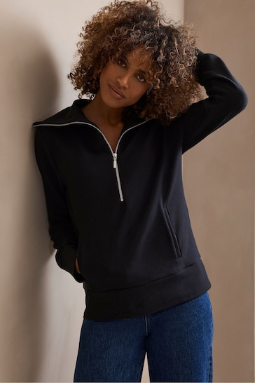 Extra comfortable and trendy ® Amora Insulated Hoodie to stay warm all day long