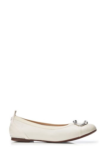 Moda in Pelle Fairy Elasticated Ballet White Pumps With Trim