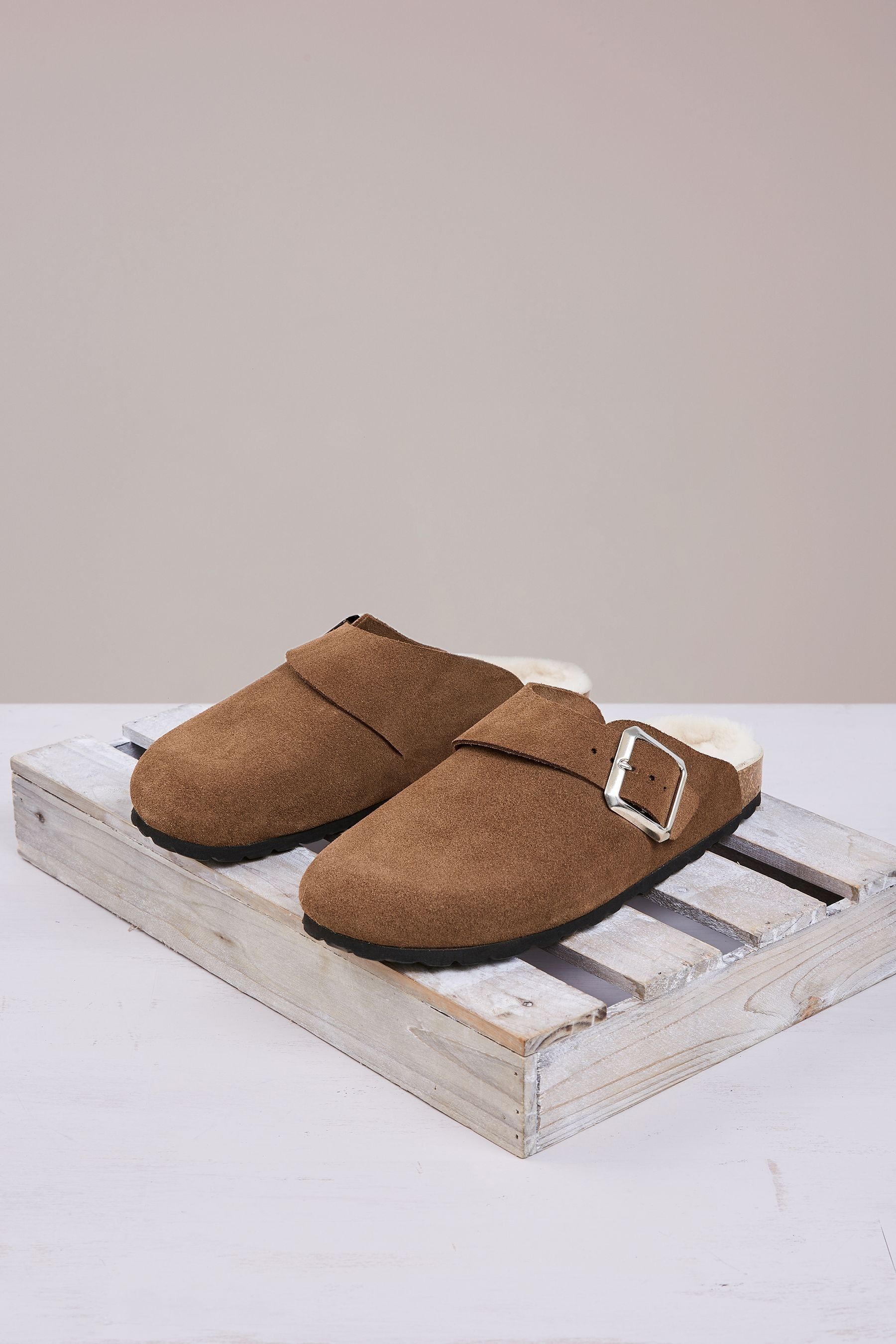 Sheepskin lined clogs discount