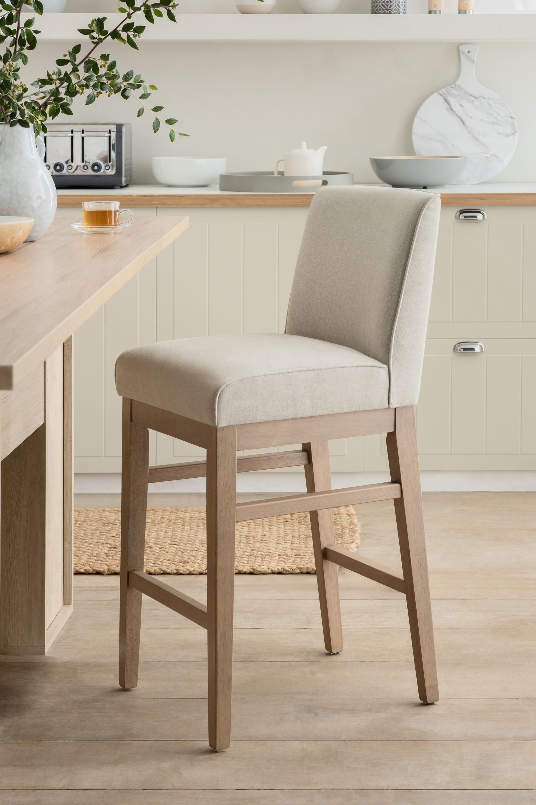 Linen counter outlet stools