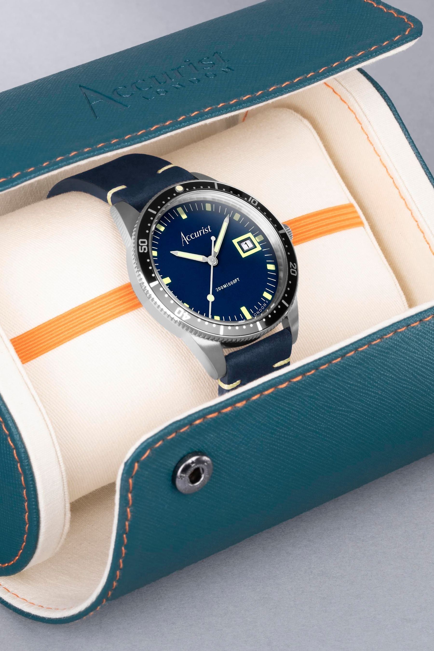 Accurist online divers watch