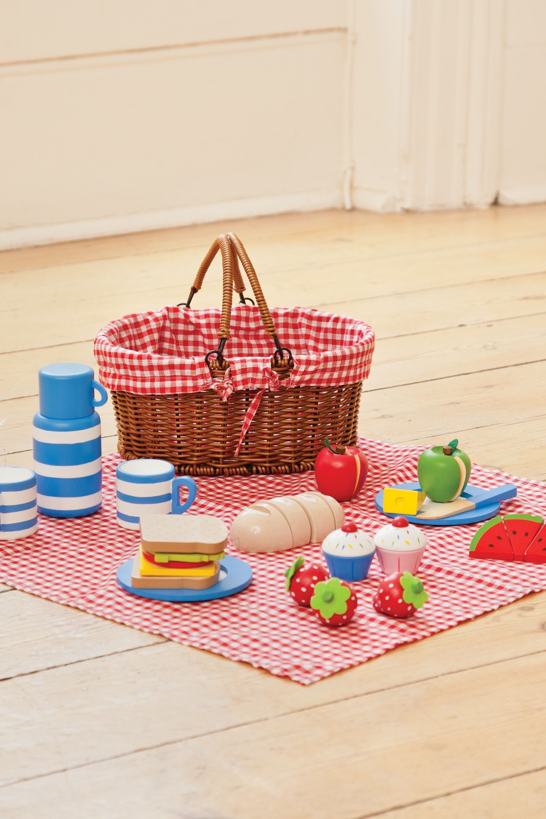 Wooden picnic set kmart deals