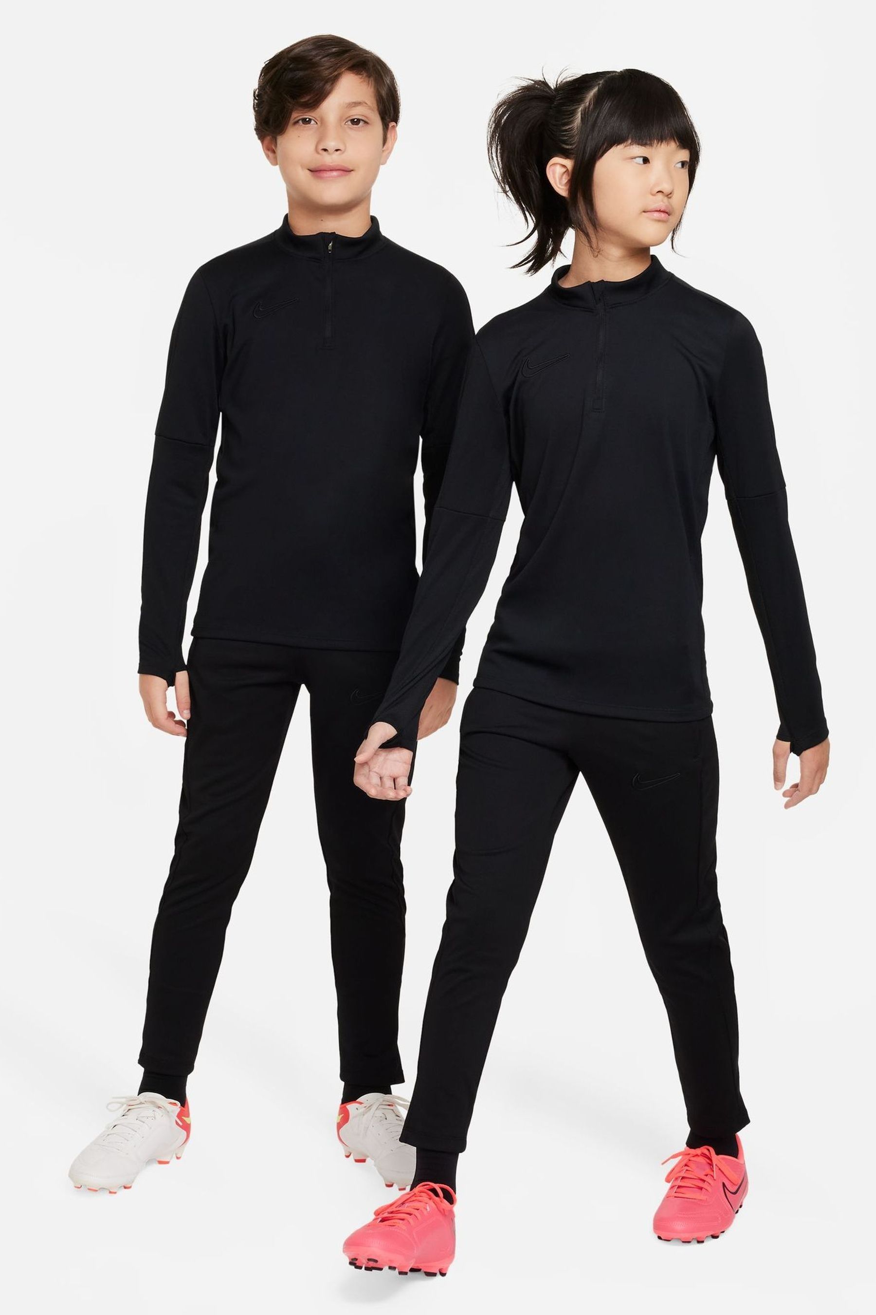 Black nike best sale joggers dri fit