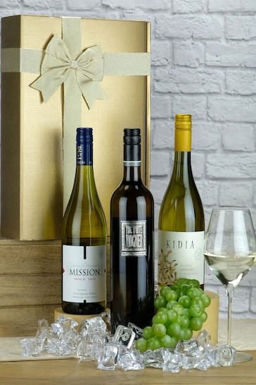 Le Bon Vin Trio of World White Wines Gold Box Gift
