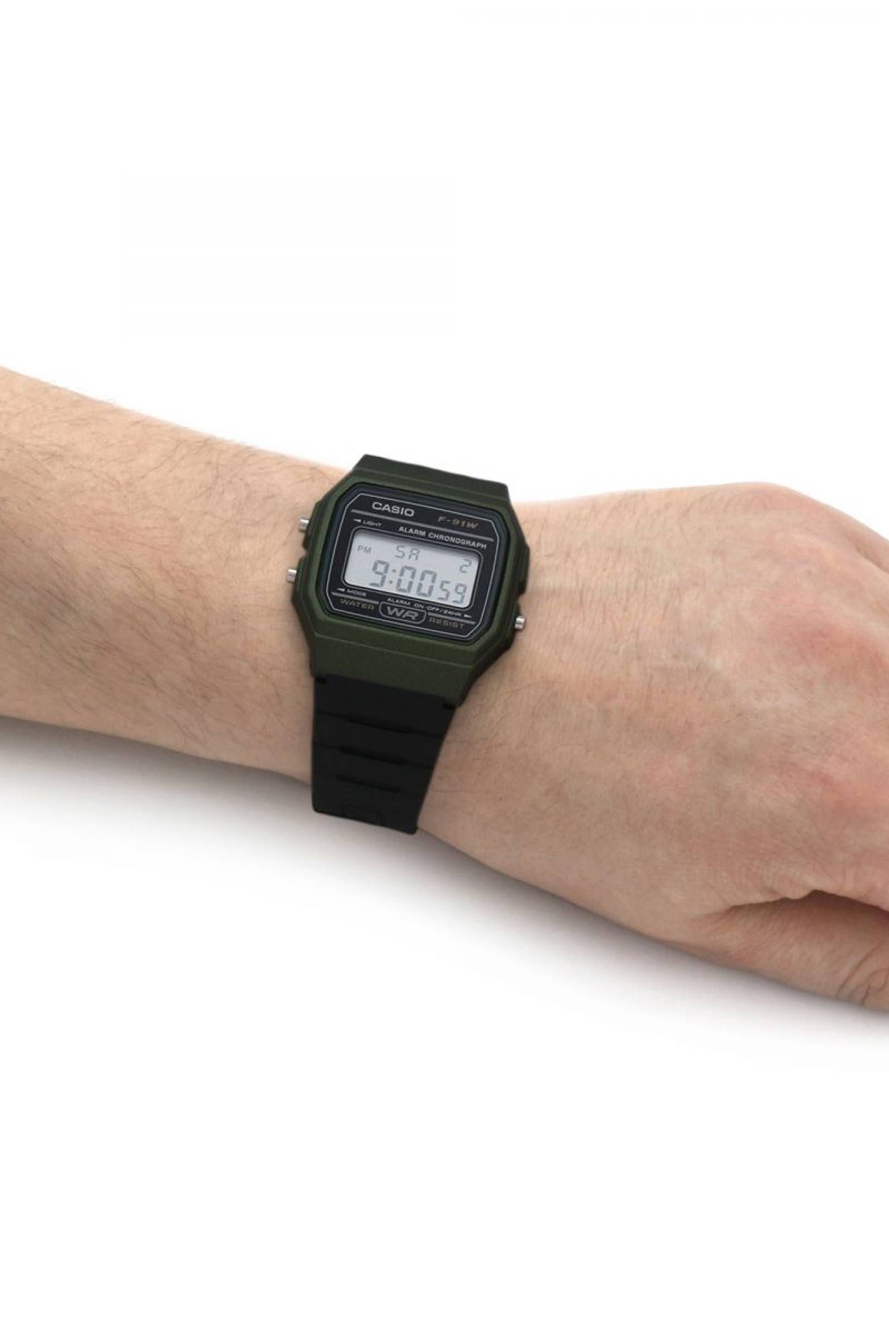 Casio discount plastic watch