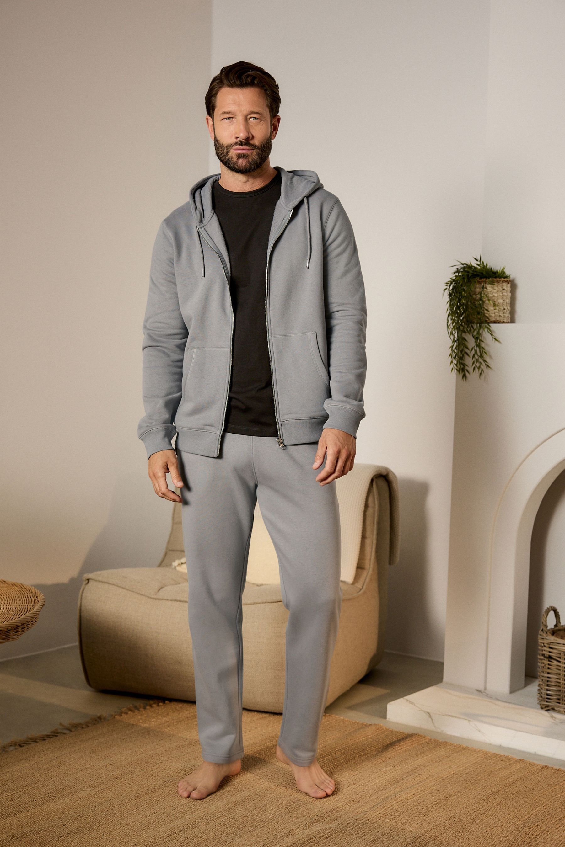 Mens open on sale hem joggers uk