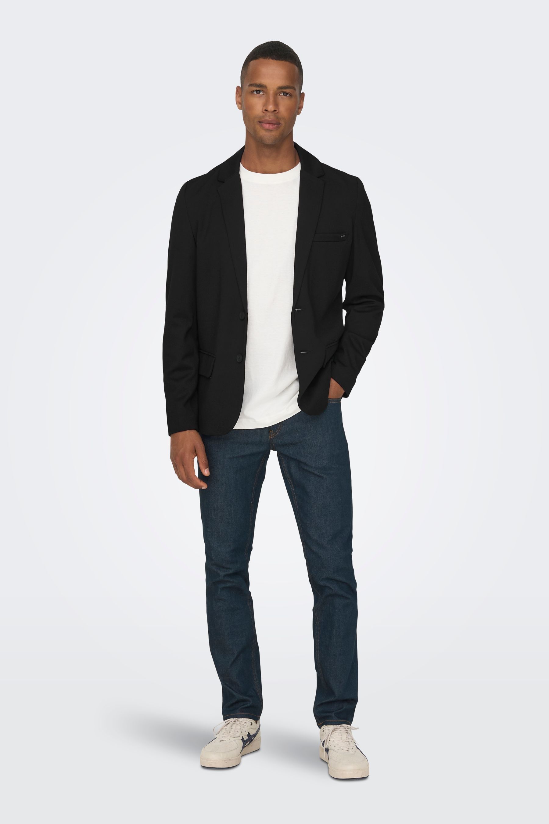 Black blazer with denim jeans 2025