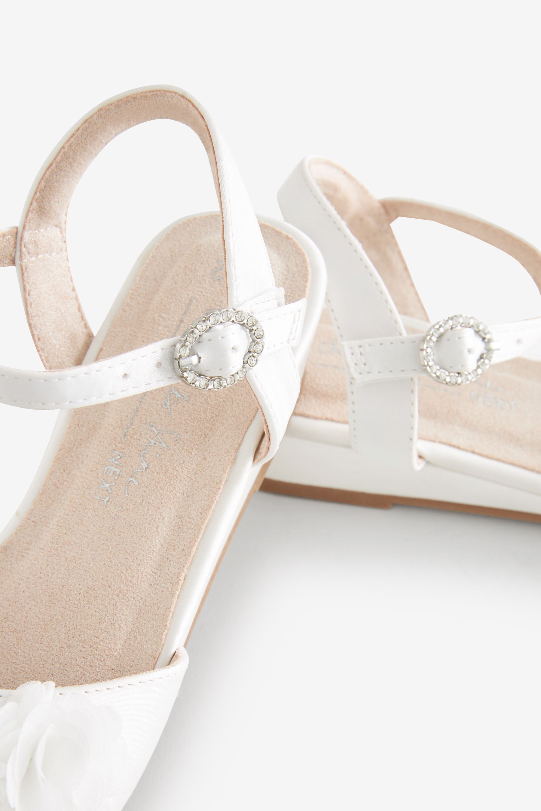 White flower cheap wedges