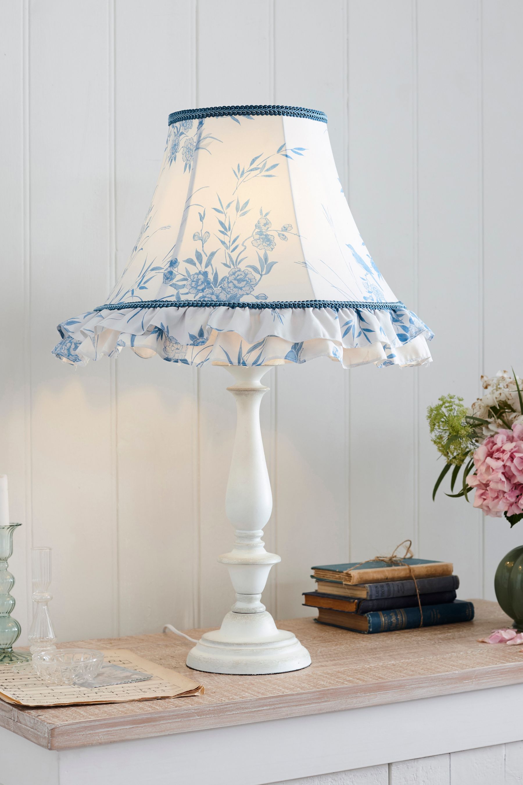 White shabby chic table lamp top