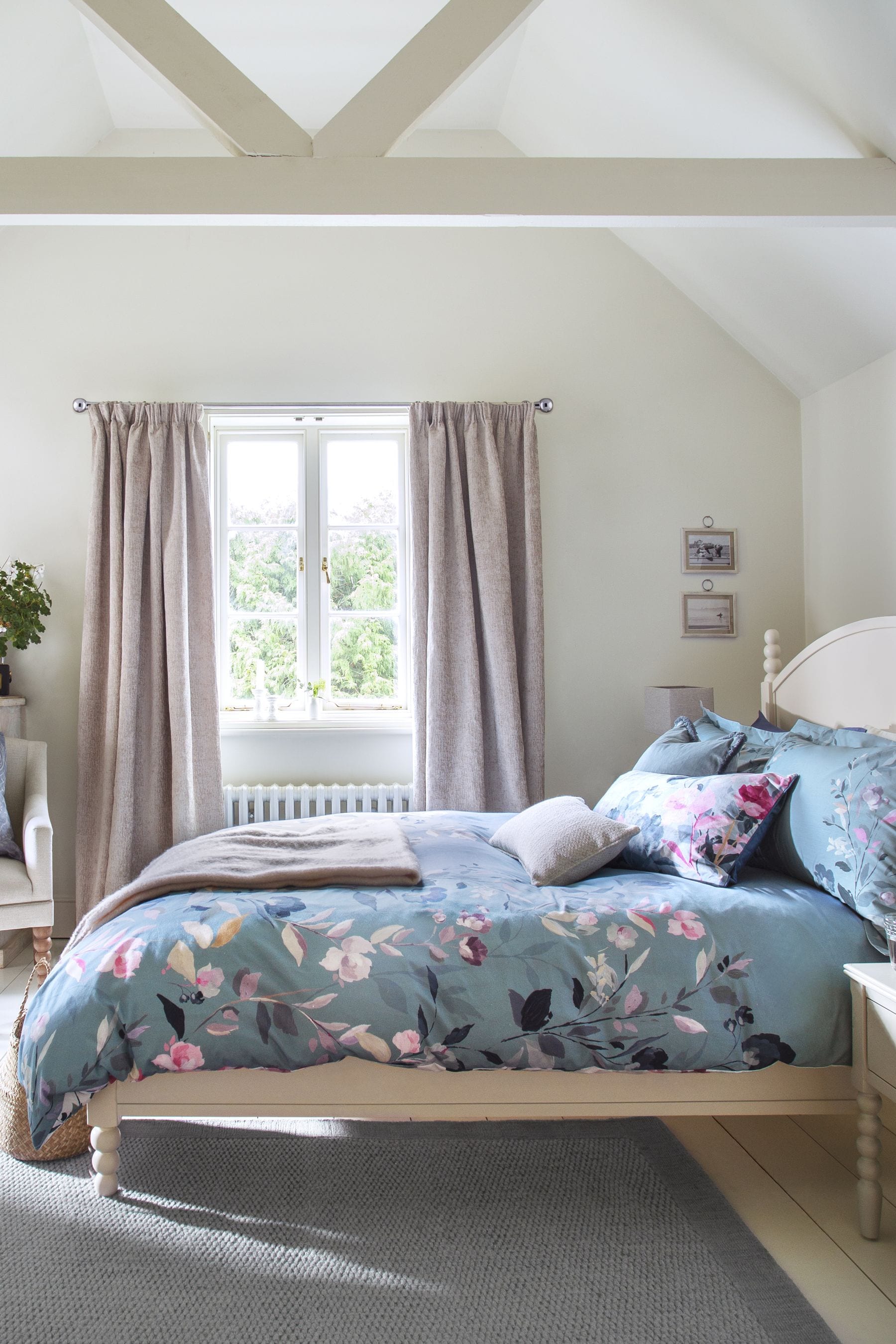 Blue and white bedding outlet