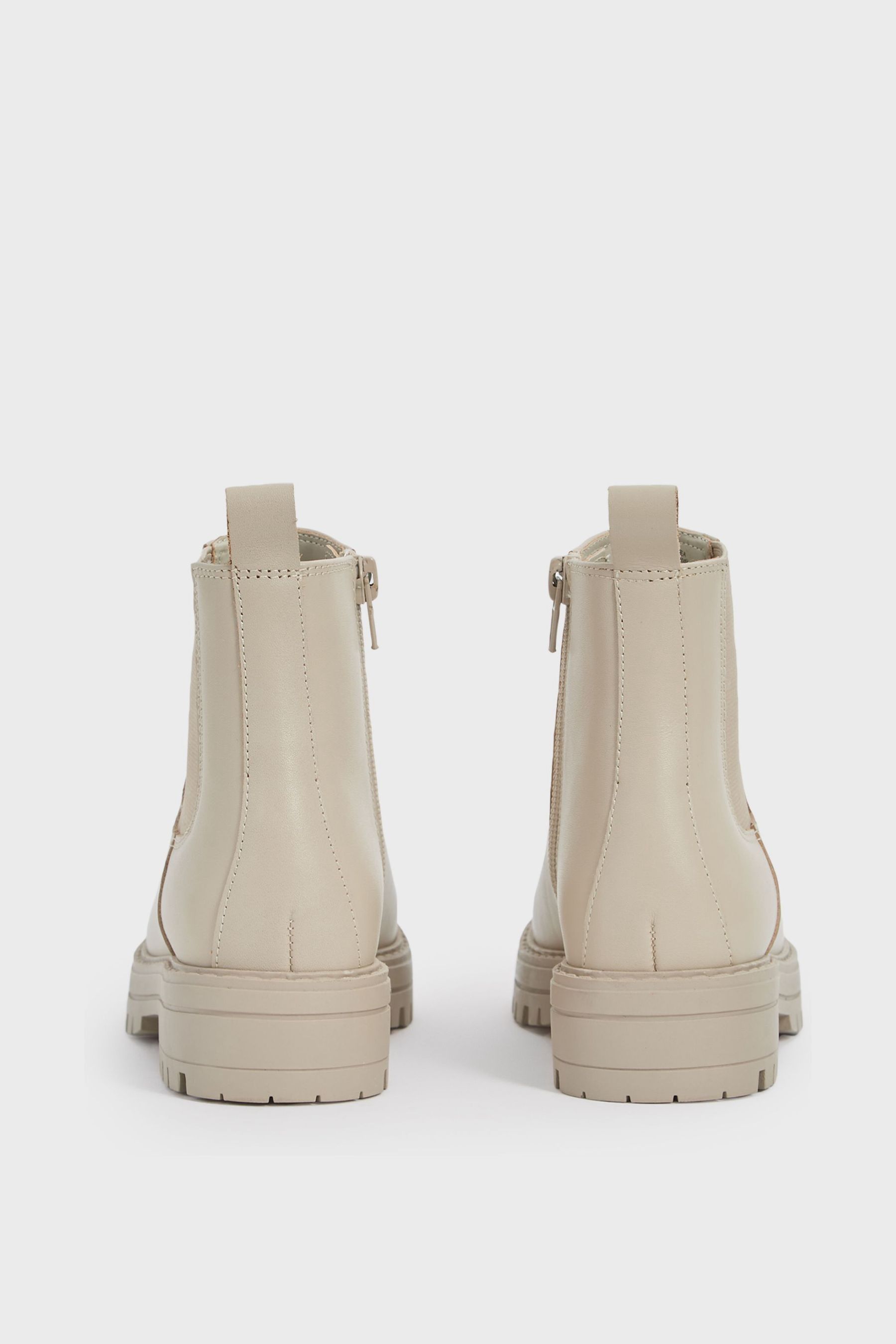 Nude online chelsea boots
