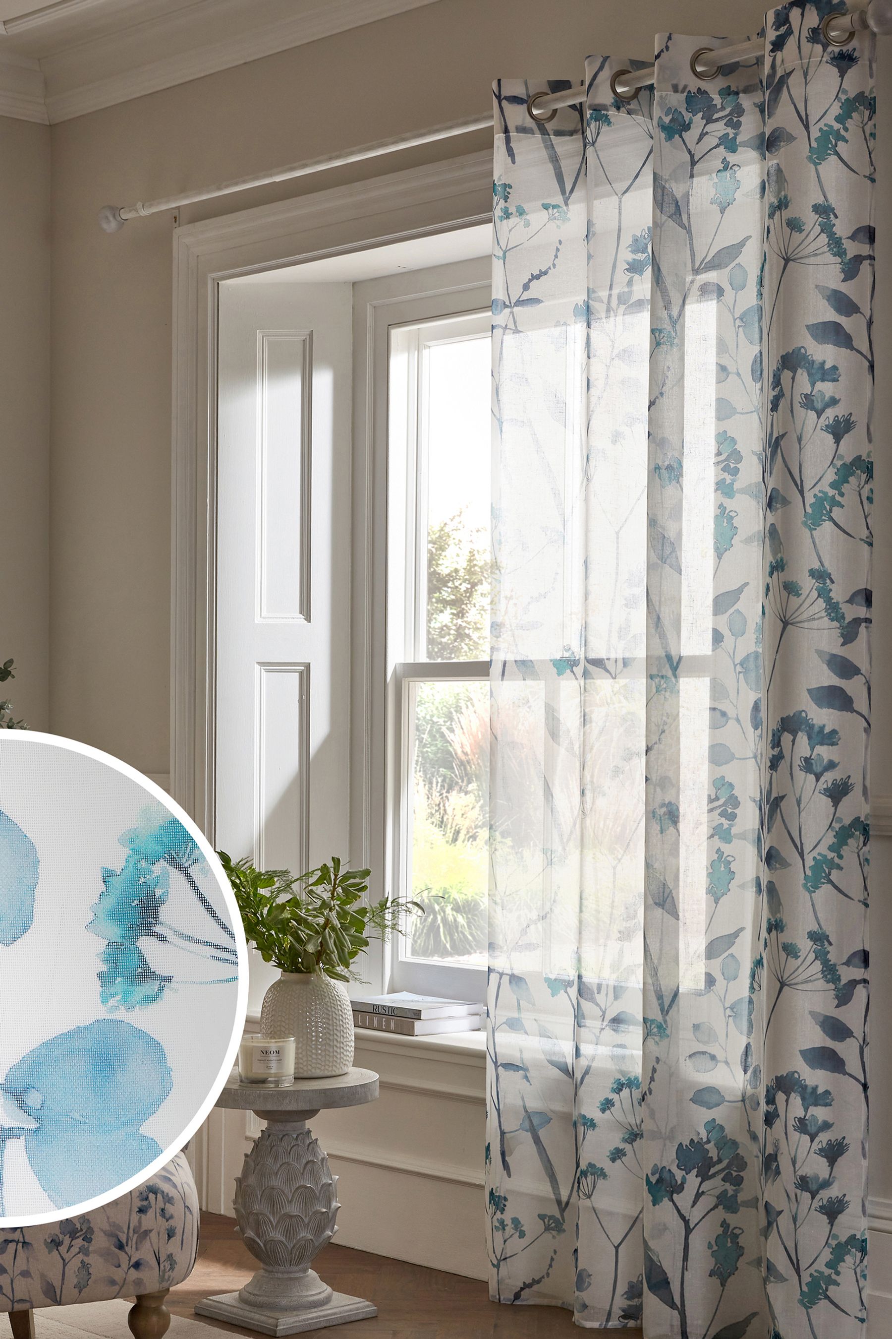 Blue top voile panels