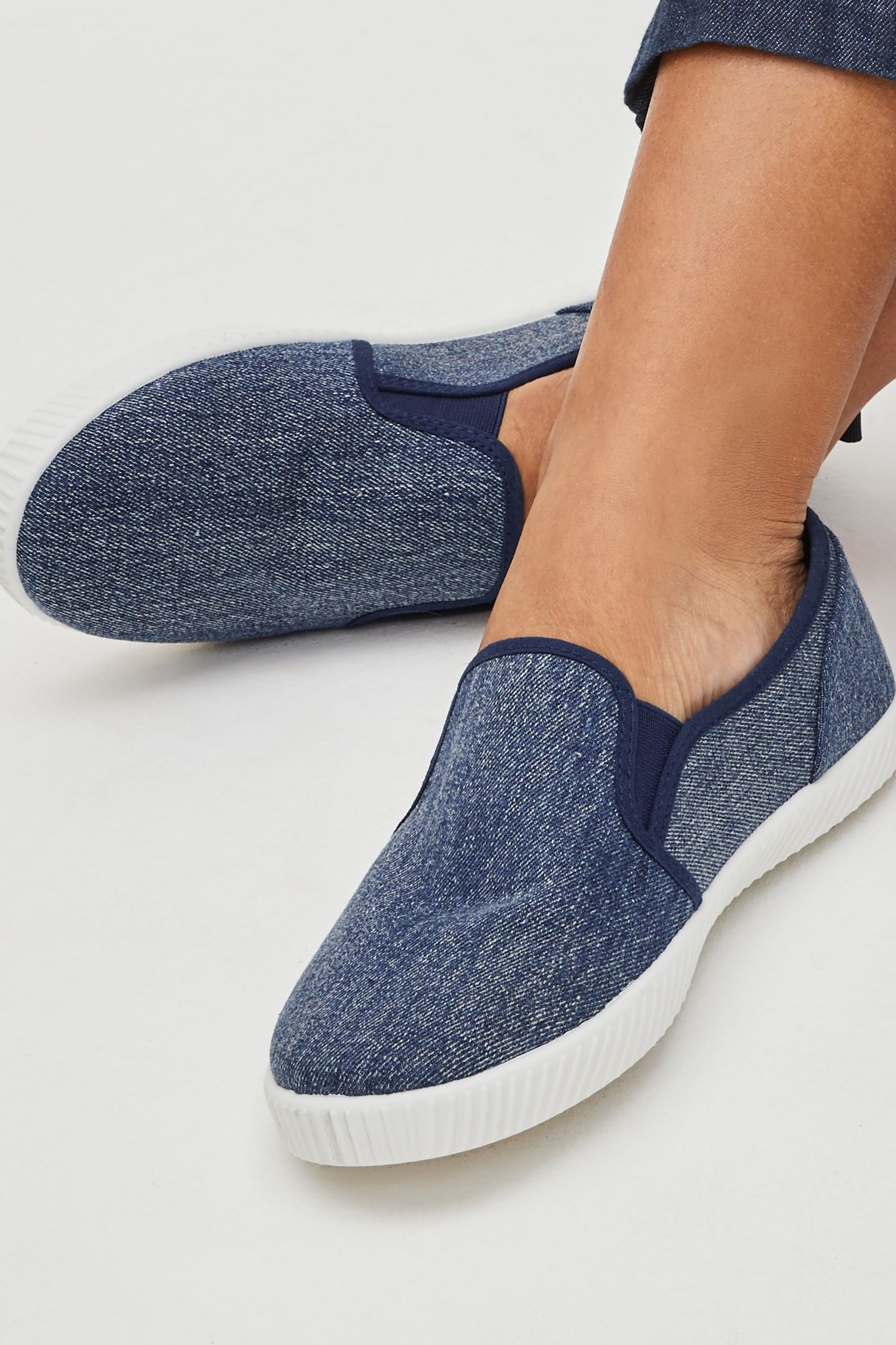Forever comfort slip on sneakers store