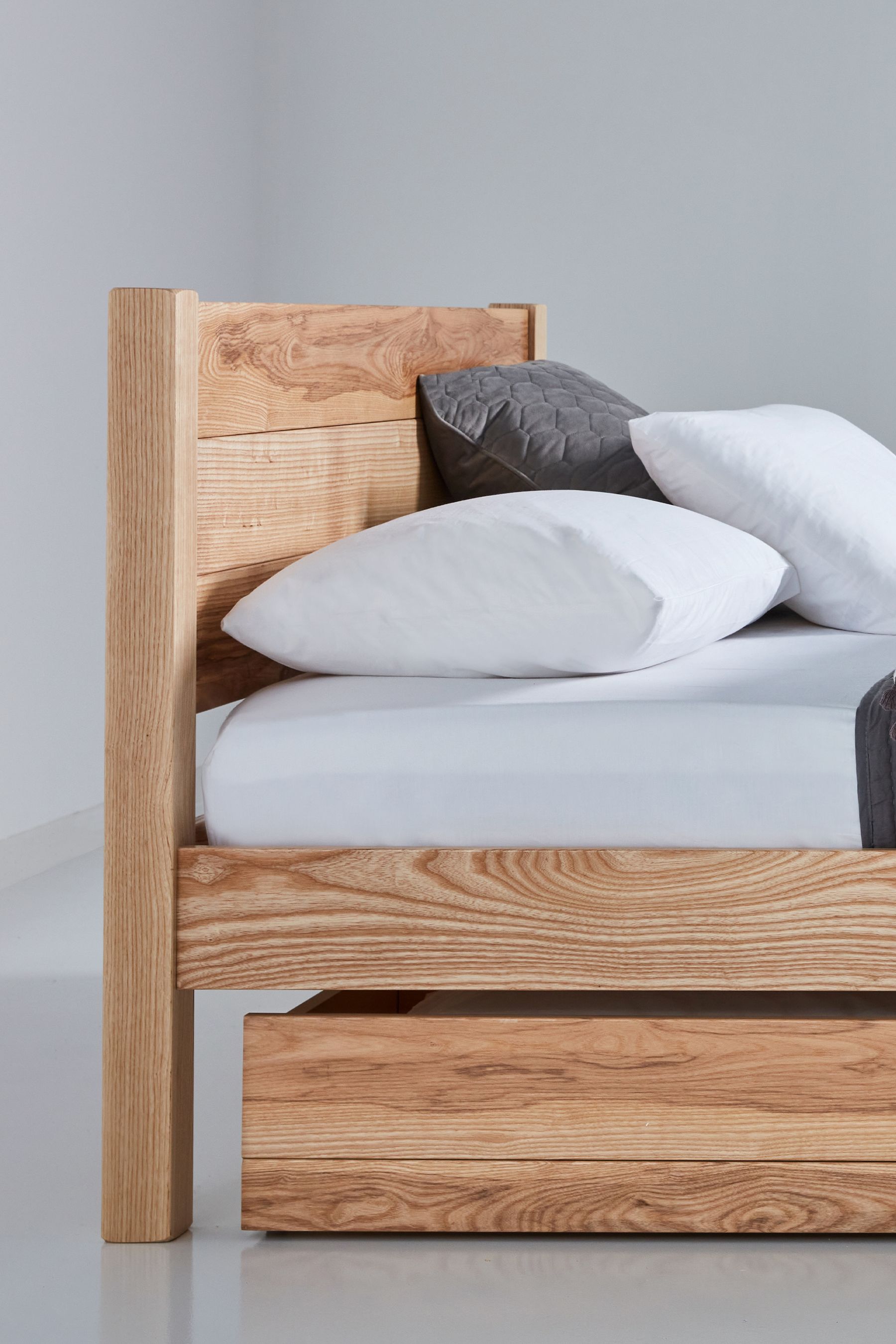 Next top oak bed
