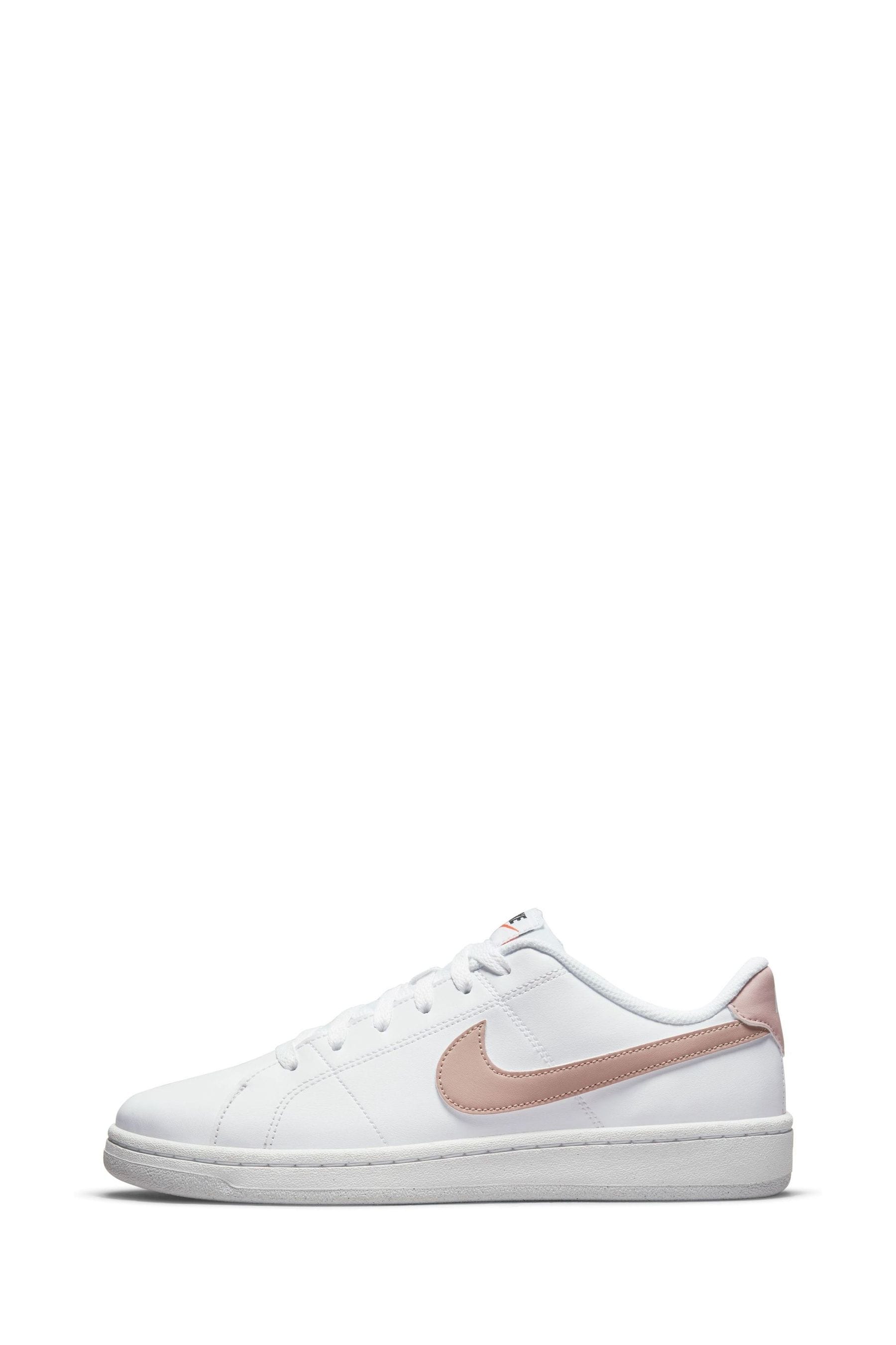 White nike shop court royale women's