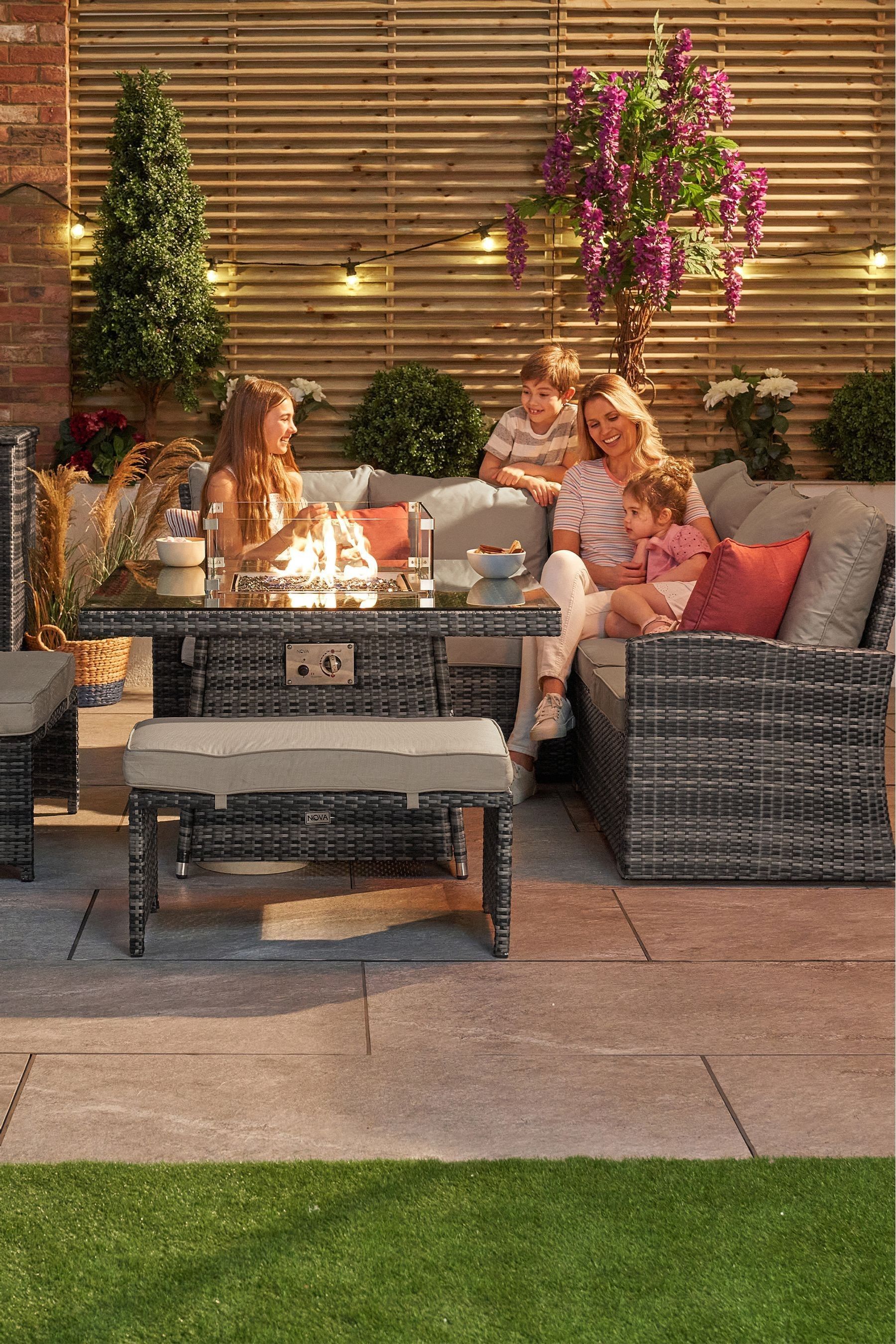Compact cambridge fire outlet pit