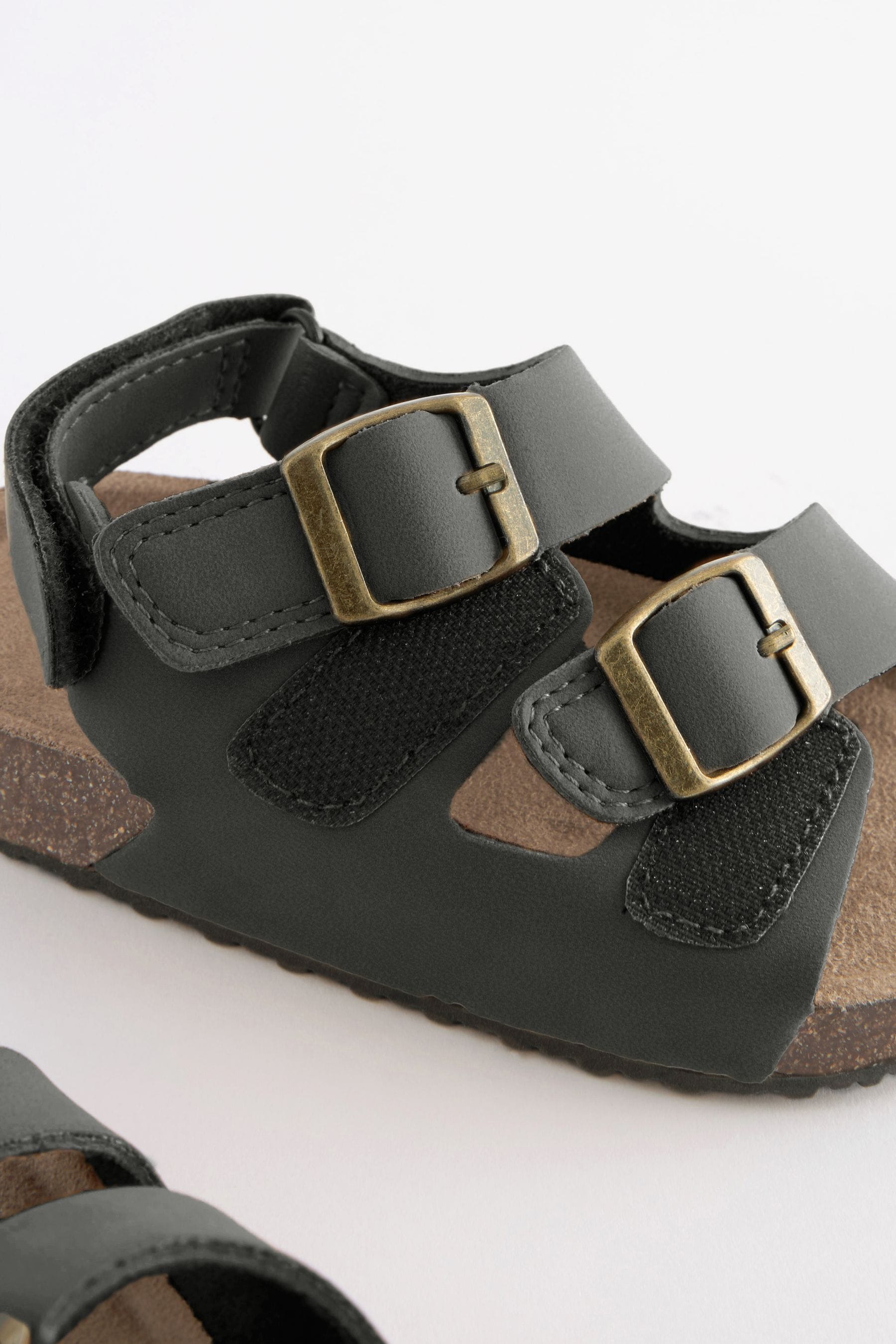 Cushioned footbed sandals 2025
