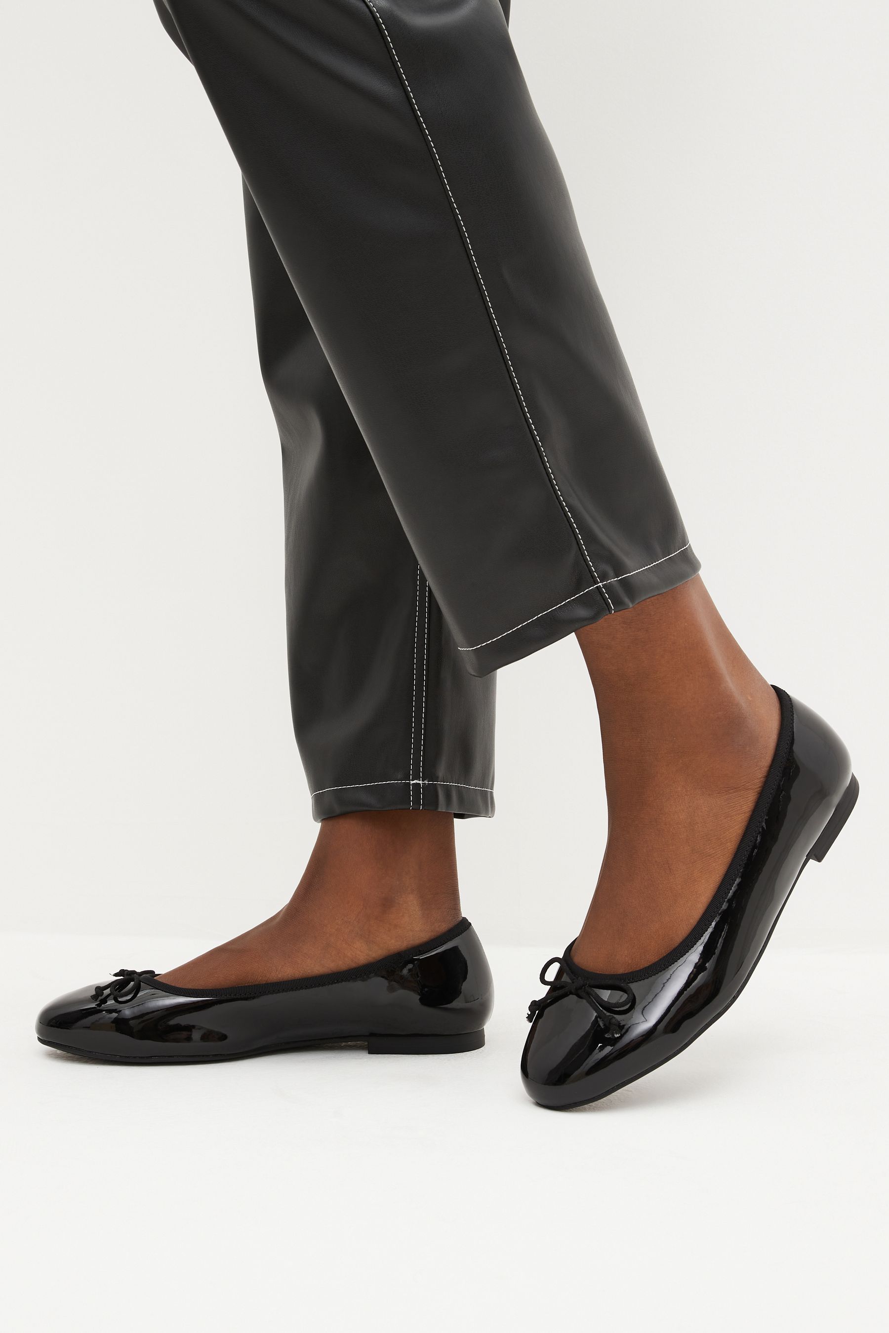 Extra wide fit best sale flat shoes