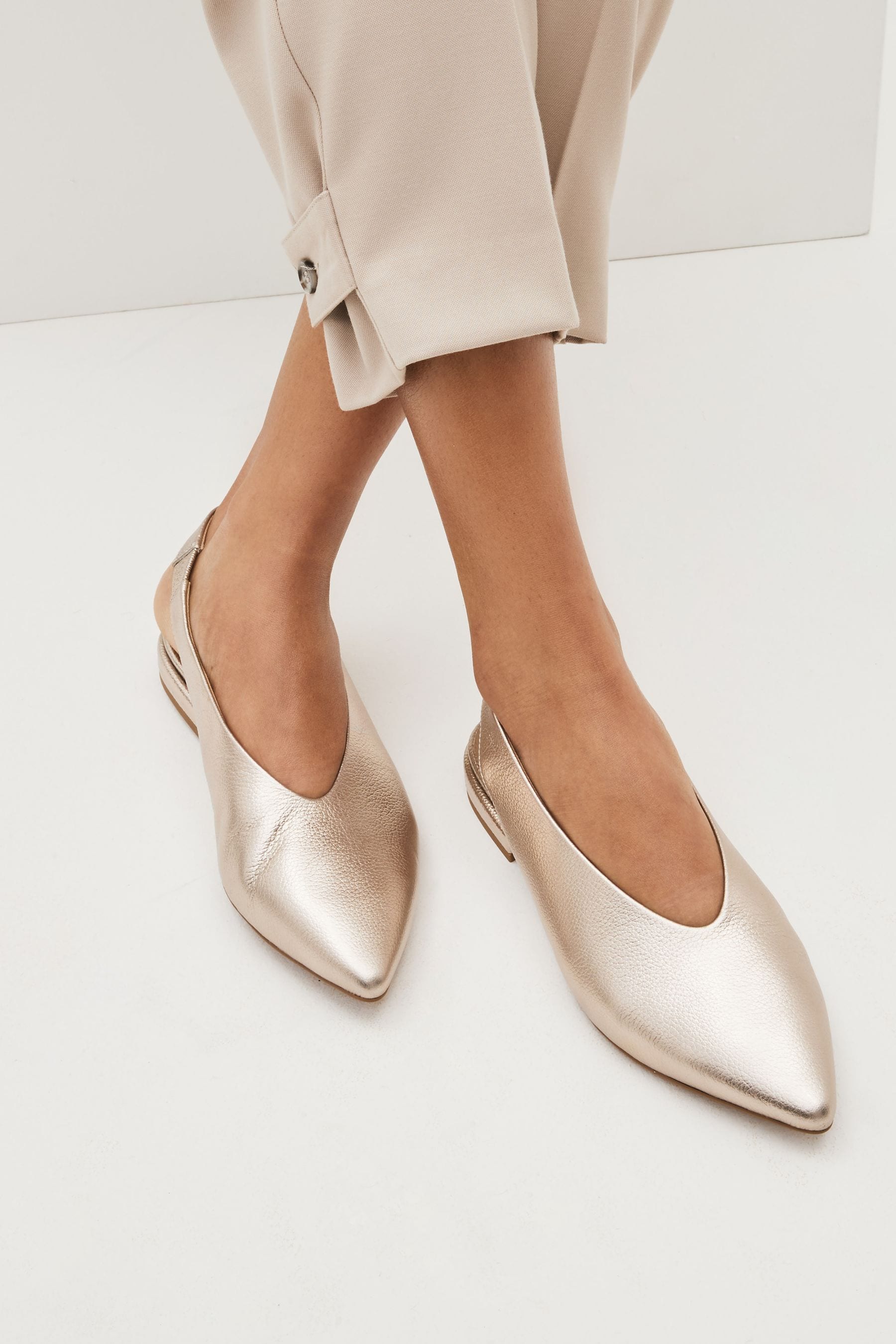 Leather hotsell flat shoes