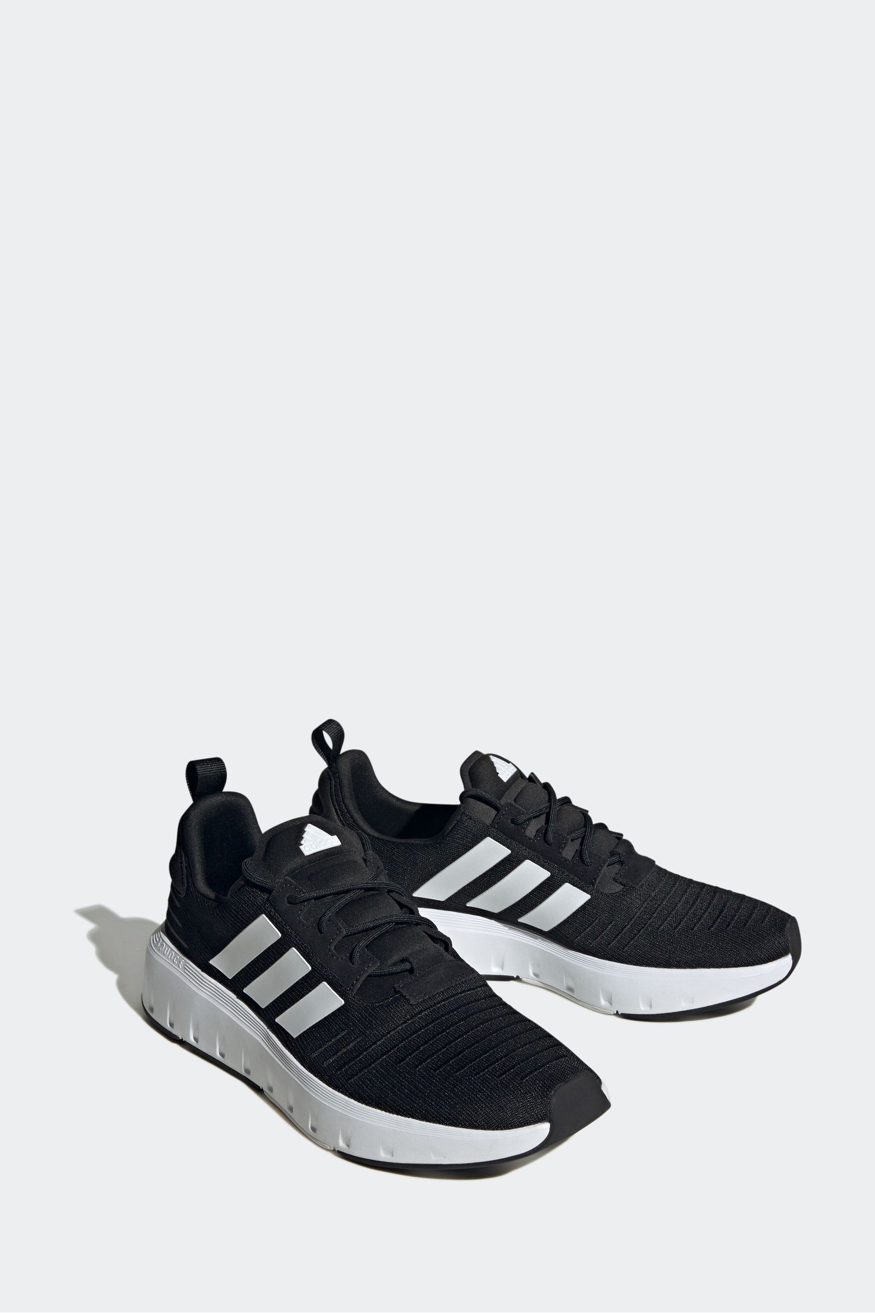 Swift run adidas black and white outlet