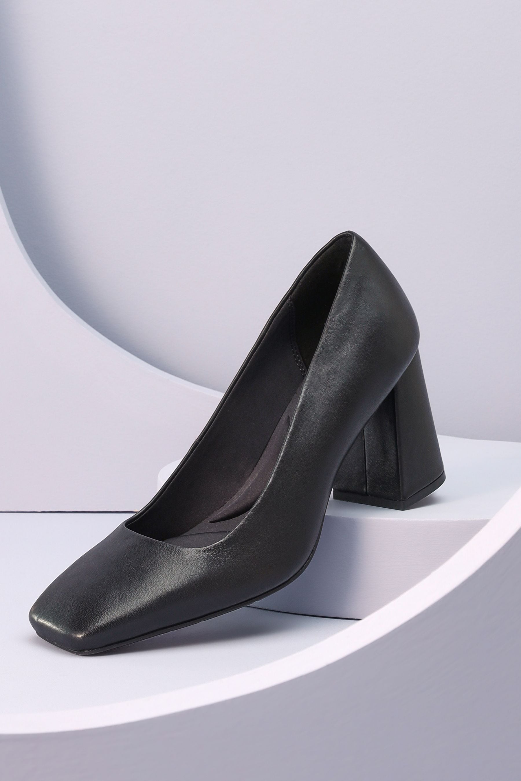 Square toe block heel discount