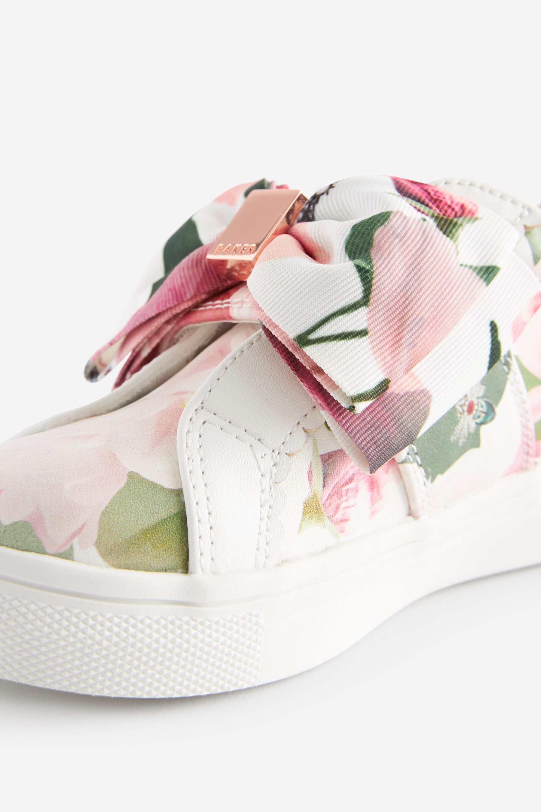 Girls discount bow trainers