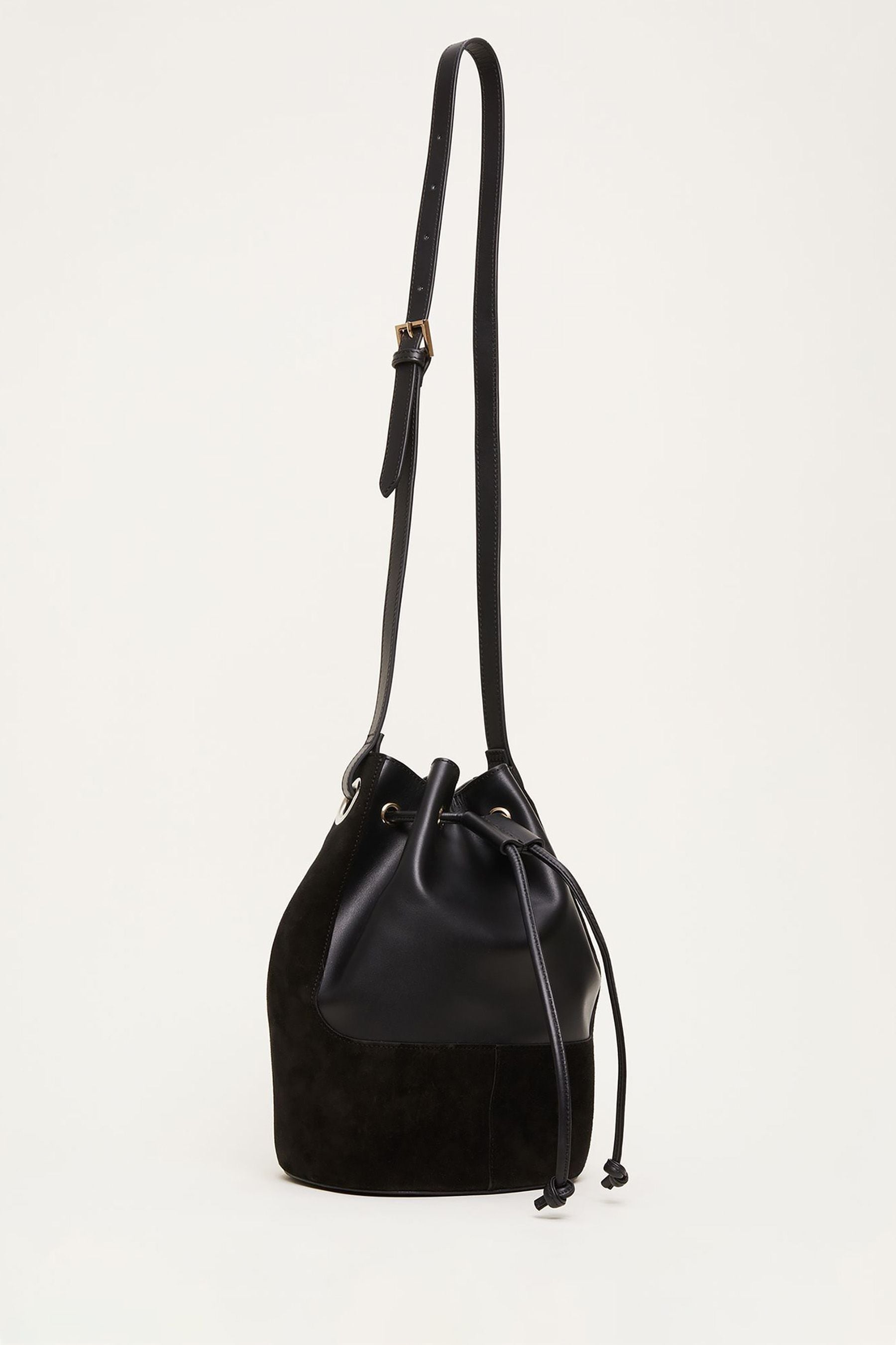 Black bucket deals shoulder bag