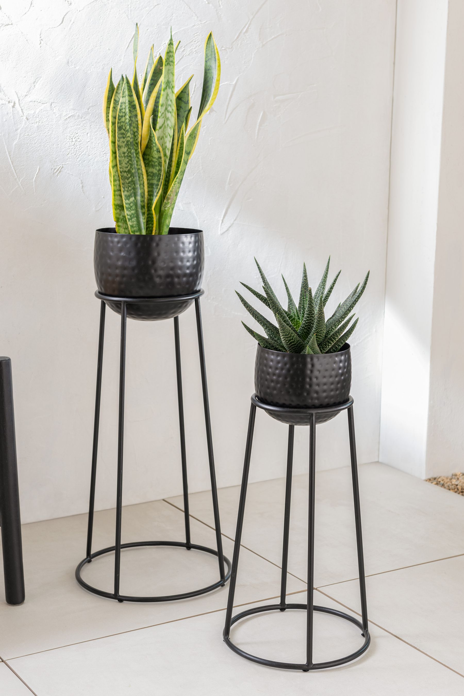 Set of 2 Black Hammered Metal Plant Pots On Stands