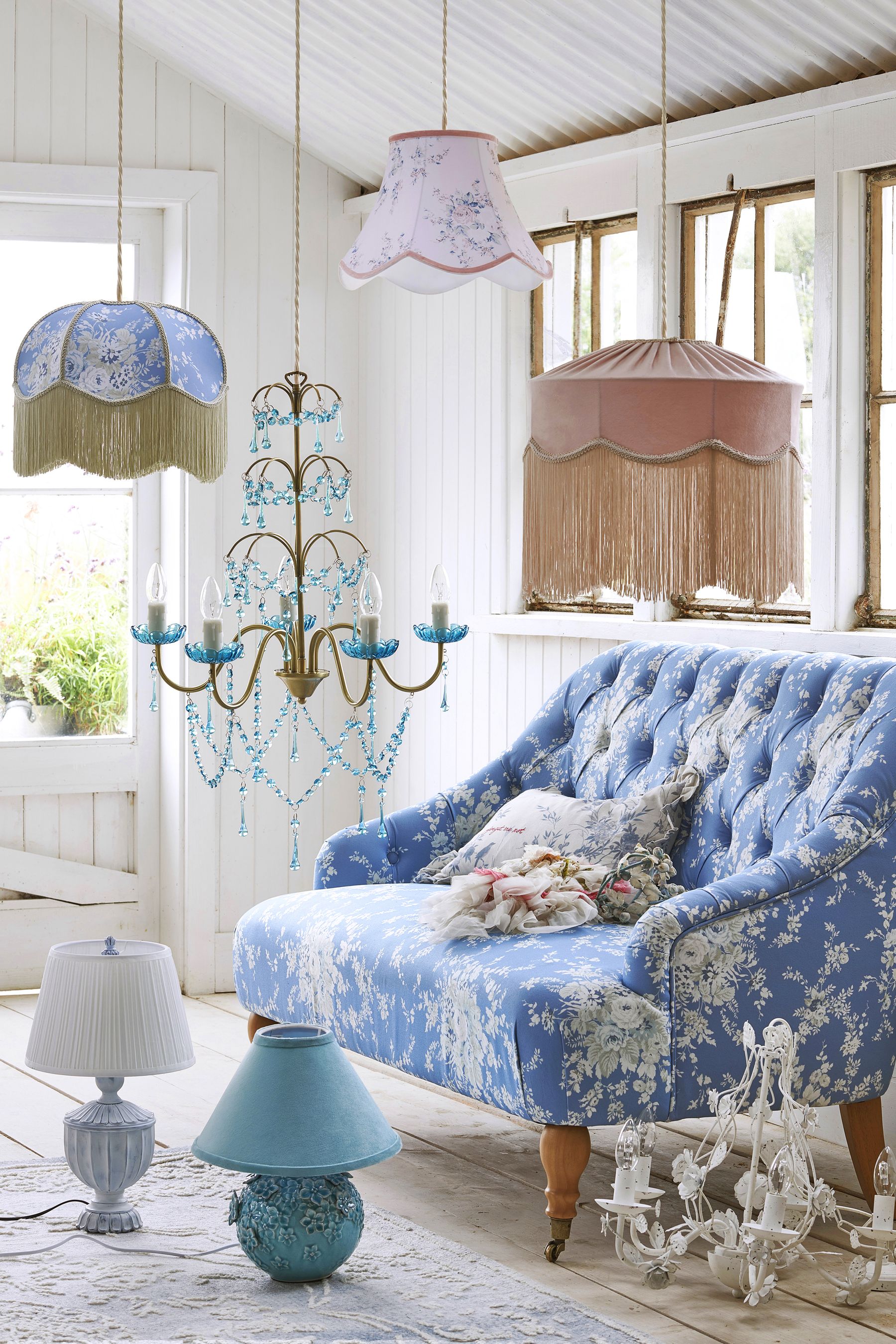 Shabby on sale chic chandelier