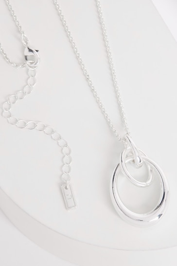 Silver Tone Interlocking Circle Pendant Necklace