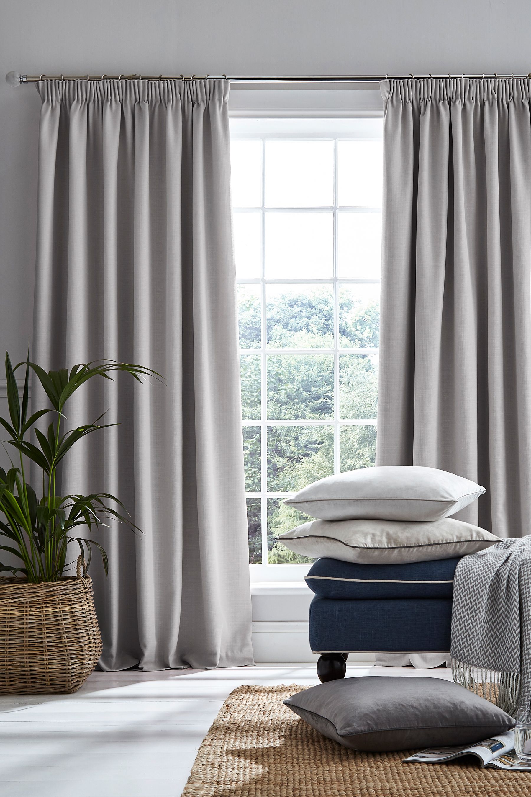 Thermal top door curtains