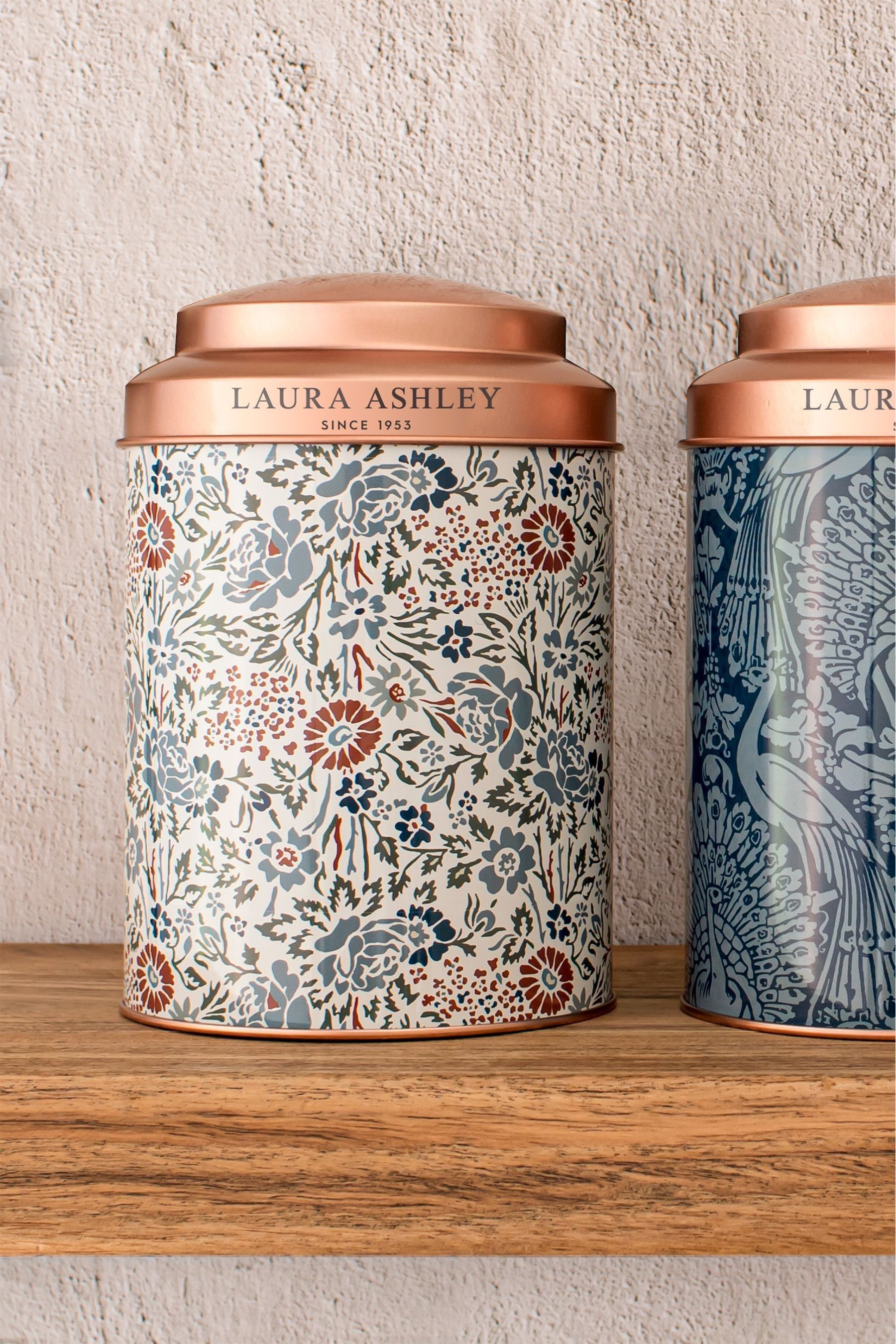 Laura Ashley Red Tin Daniela Red 12x18 cm Tea Collectables