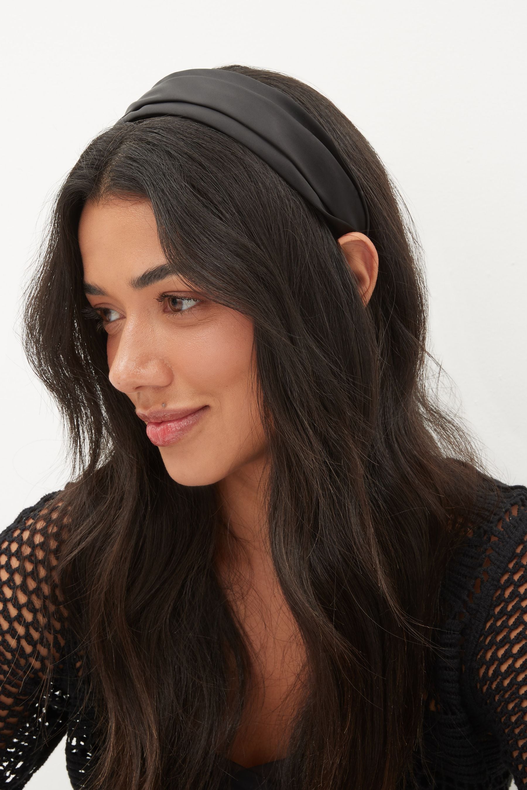 Black deals hair band