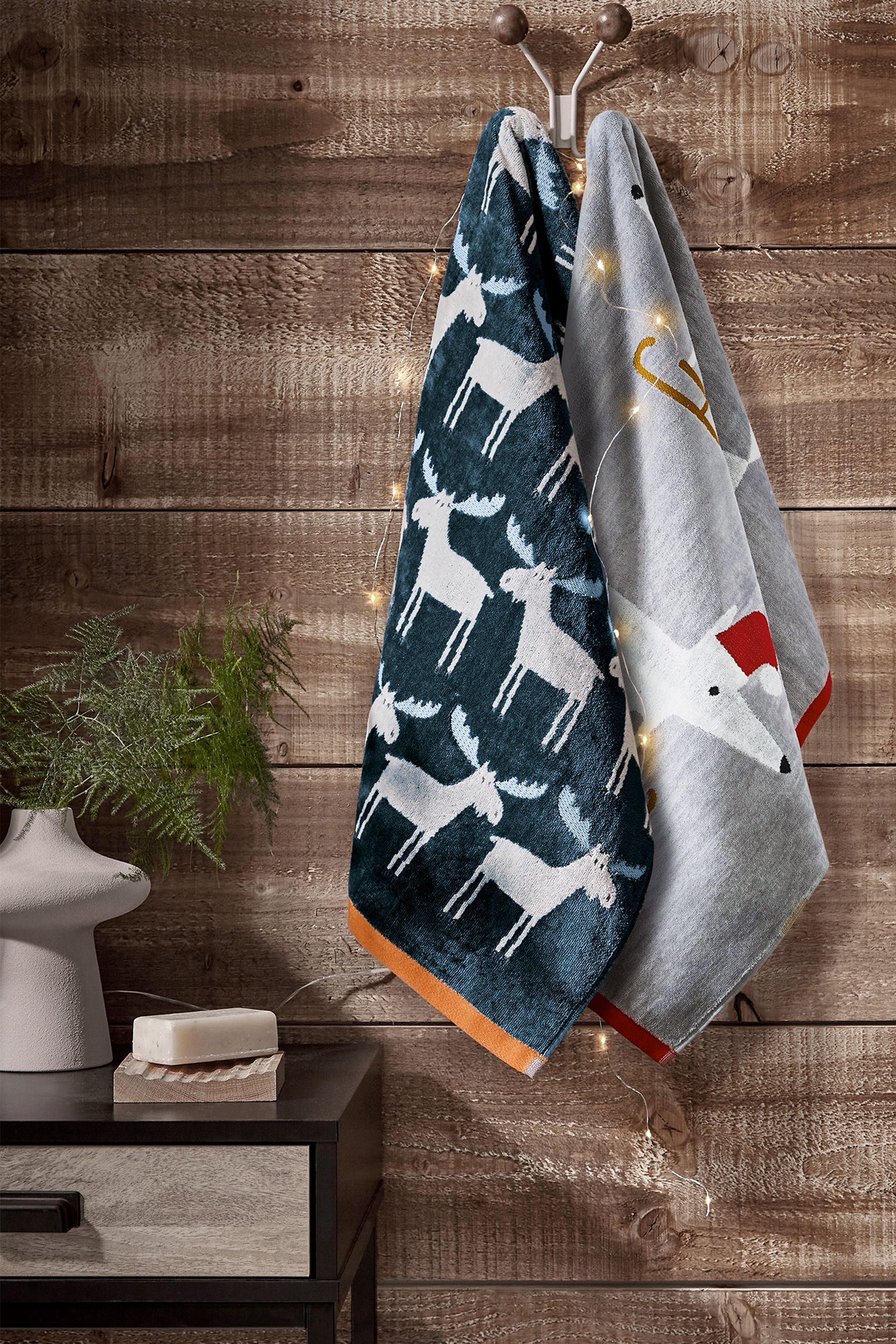 Christmas hand sales towels
