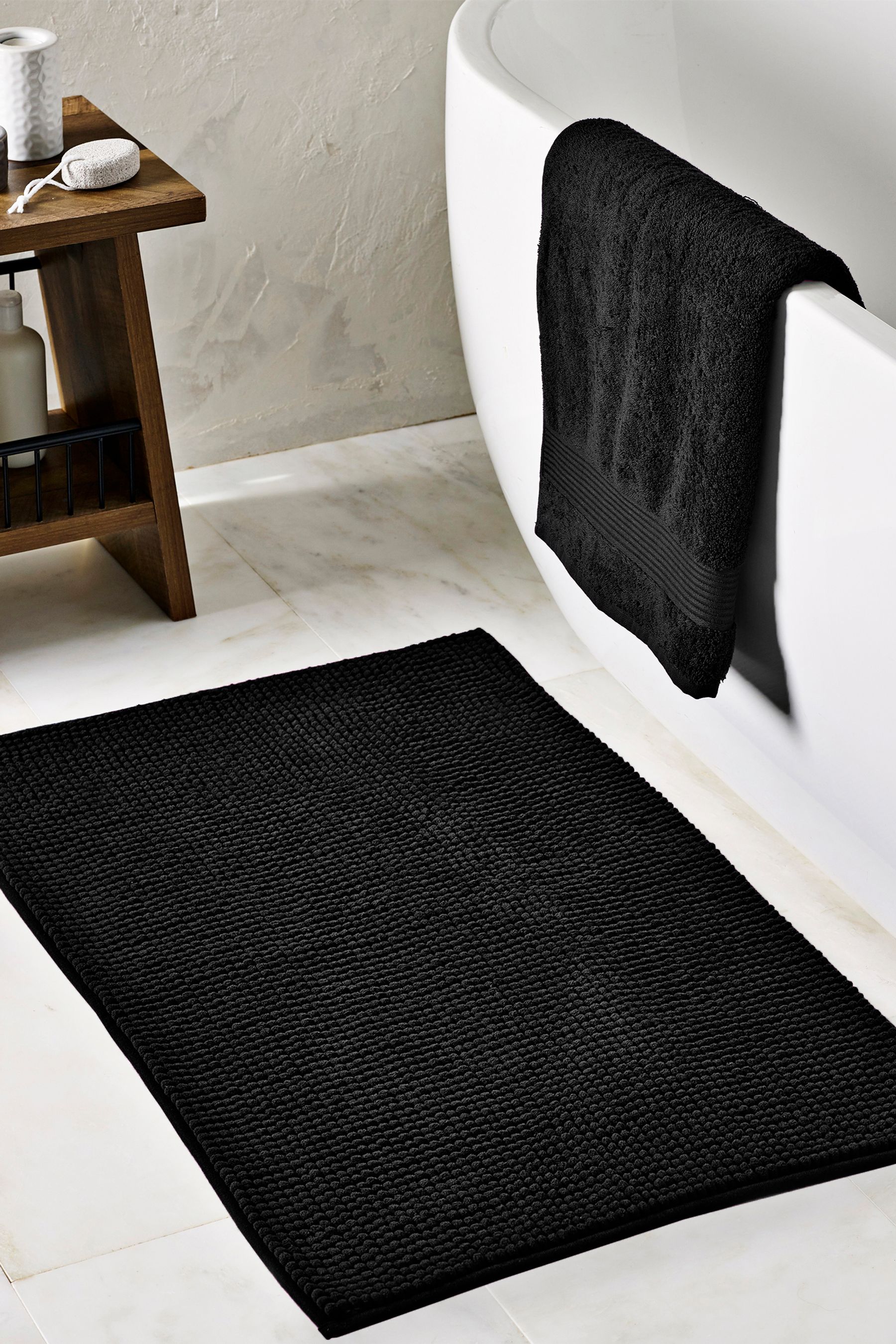 Black Bobble Bath Mat