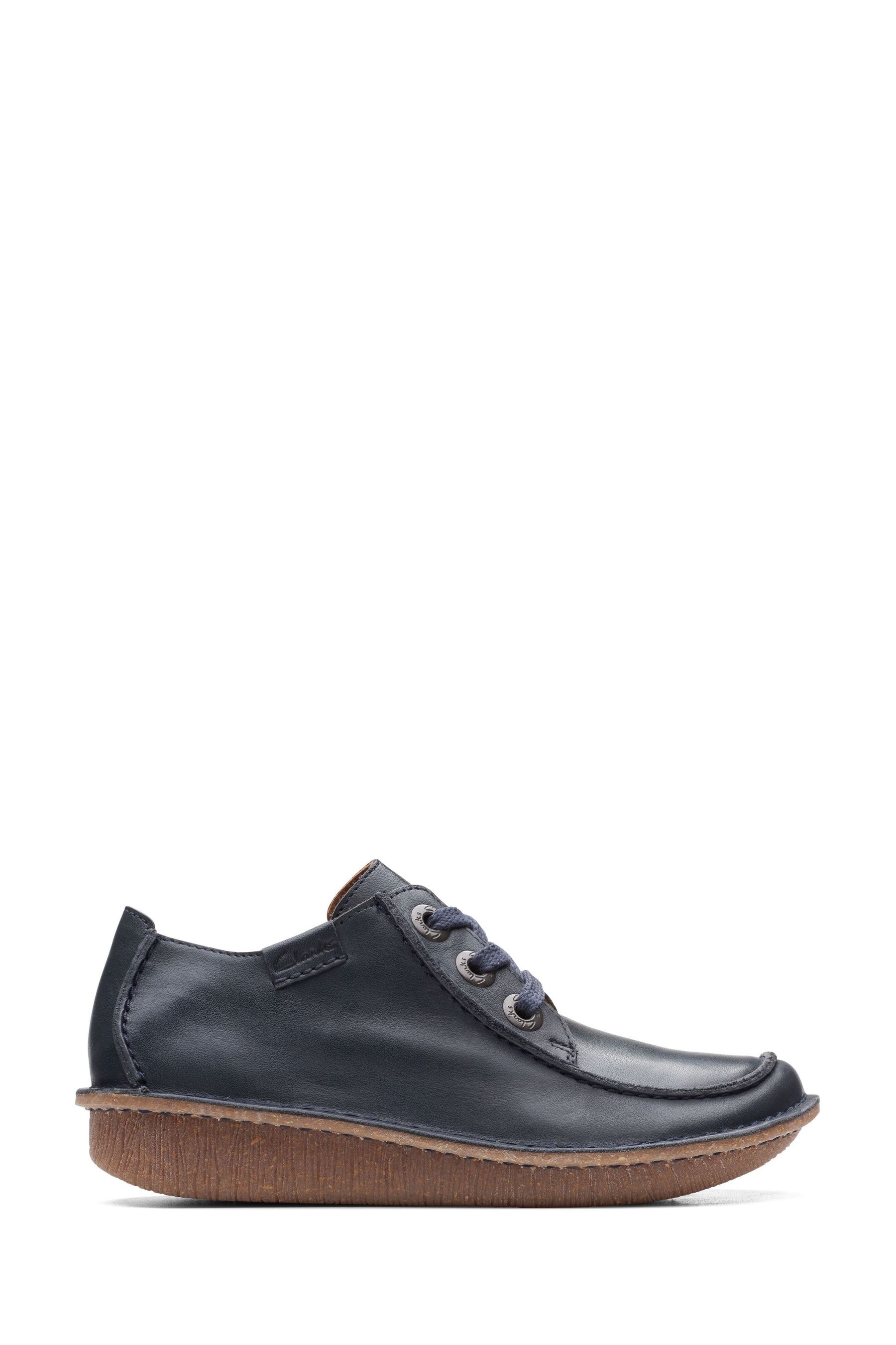 Clarks funny online dream brown