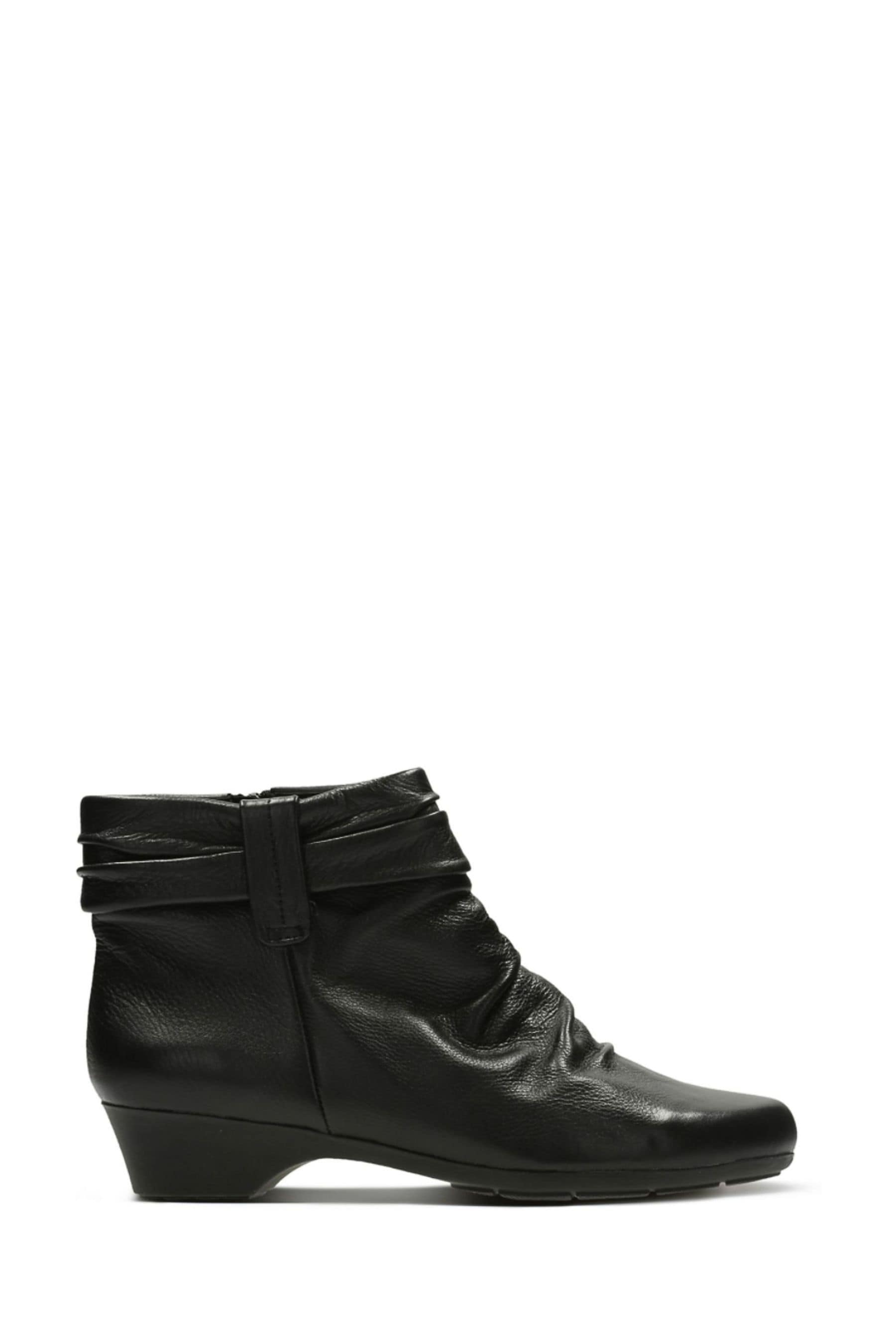 Clarks short black boots discount