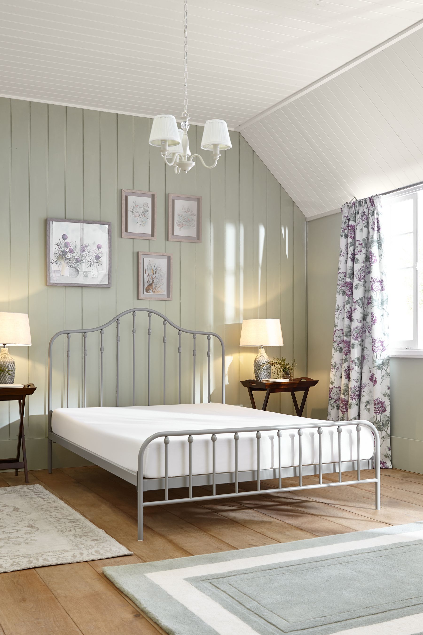 Metal top pole bed