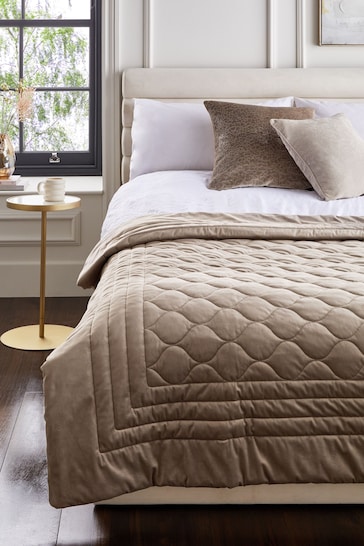 Natural Ogee Quilted Bedspread
