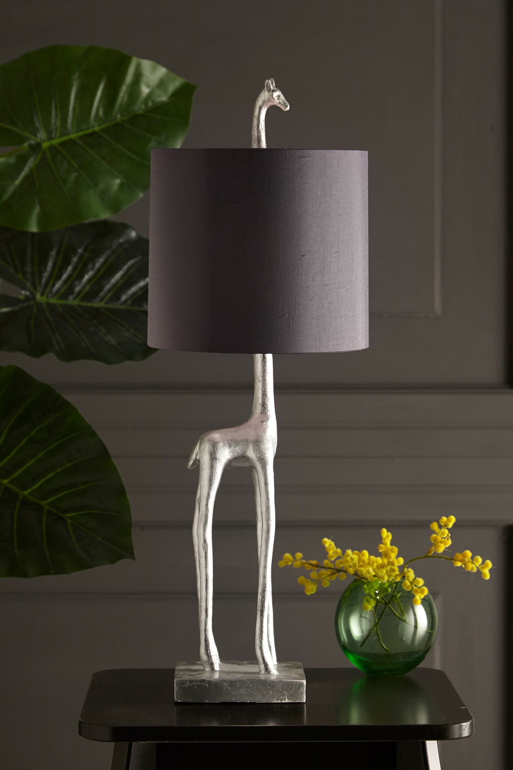 Giraffe shop lamp next