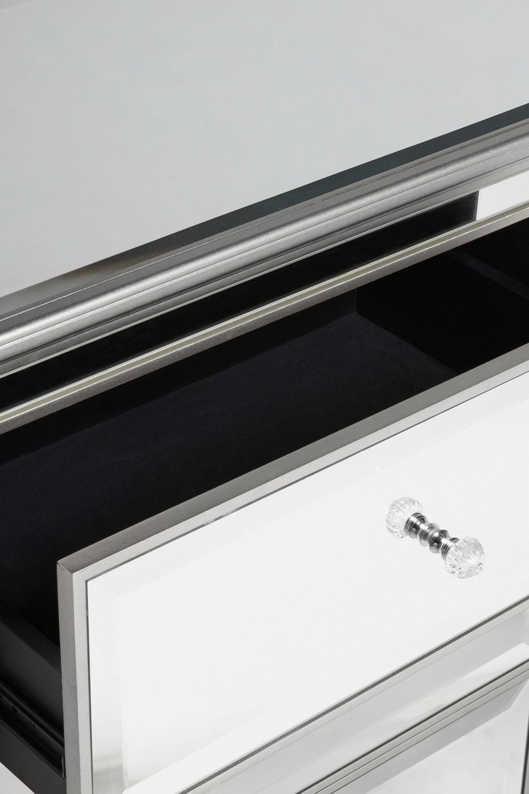 Malm 6 drawer discount chest with mirror