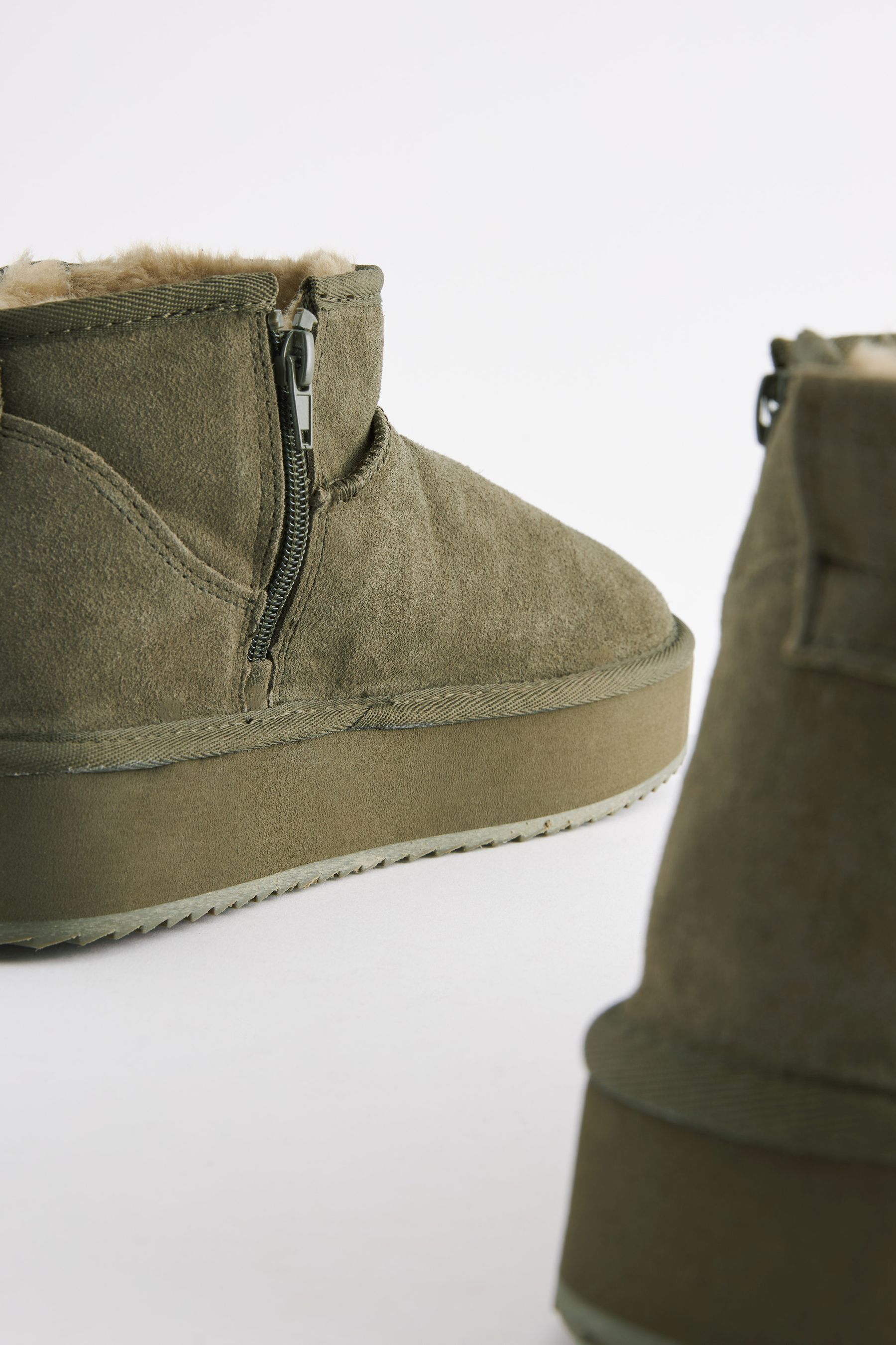 Khaki Green Shower Repellent Faux Fur Lined Platform Boots