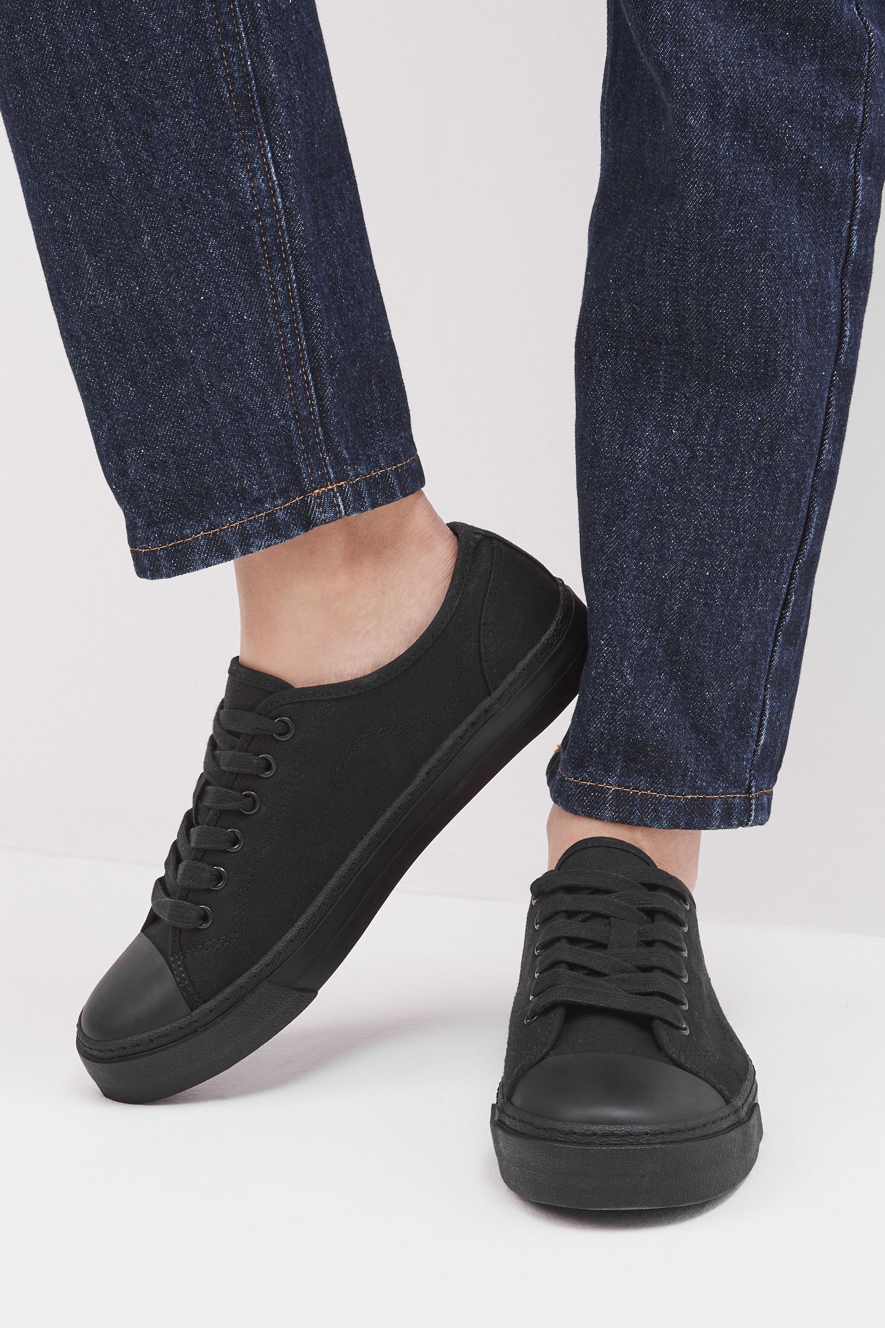 Black hotsell baseball trainers