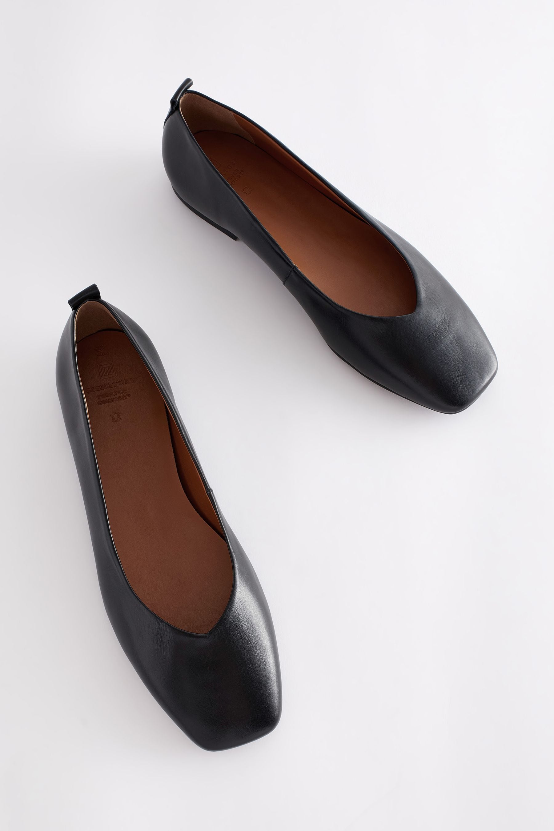 High cut clearance ballerina pumps